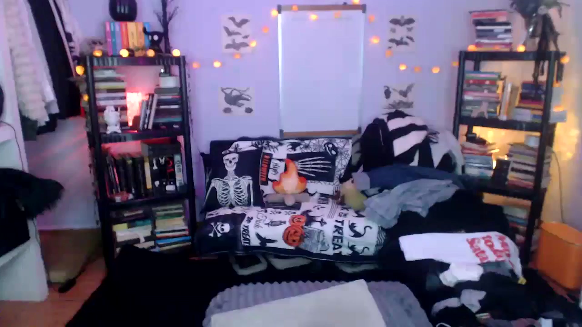 Gallery image thumbnail from AxeHallow's myfreecams stream on, 10/15/2024, 10:25 image 17 of 20