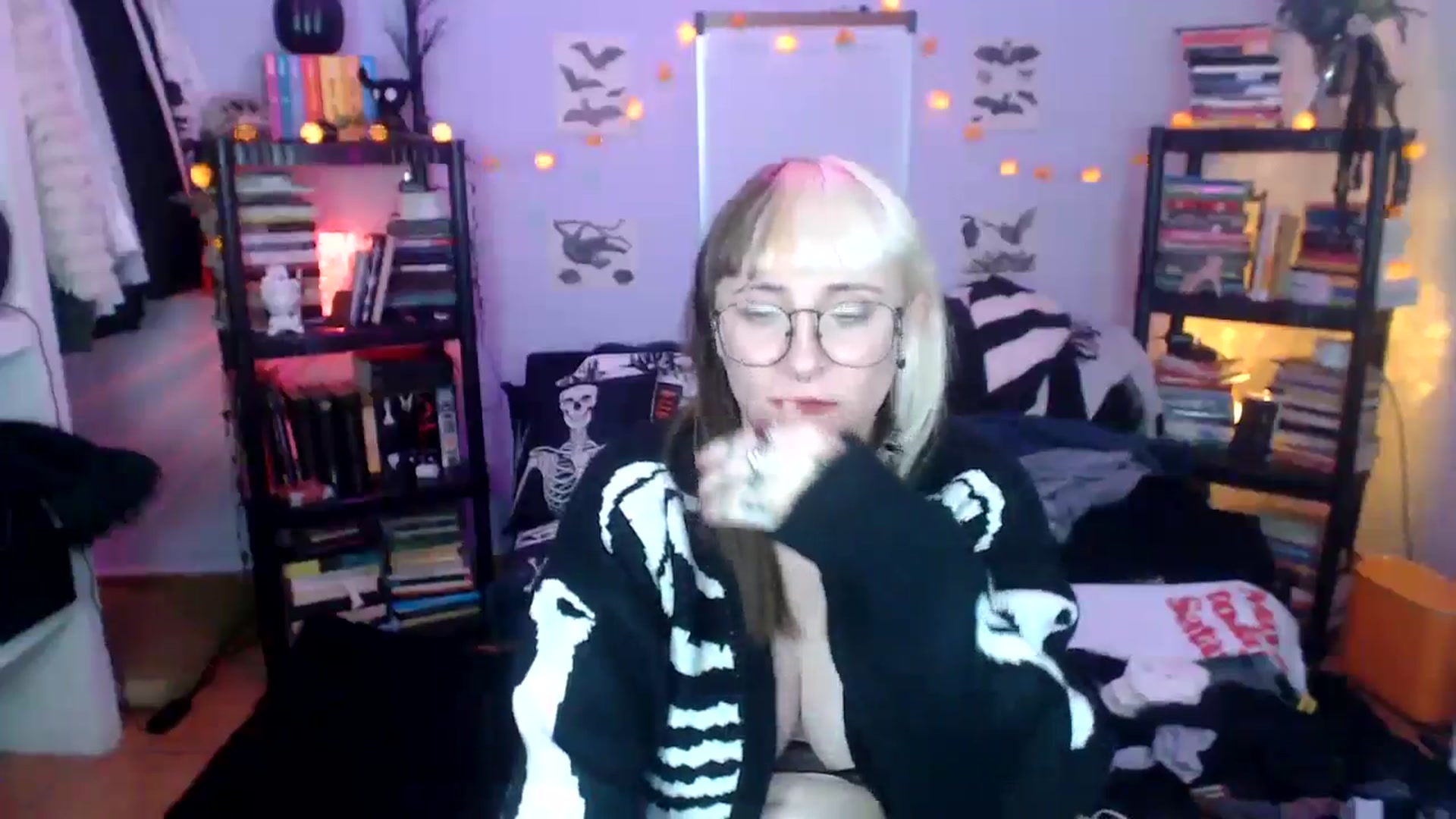 Gallery image thumbnail from AxeHallow's myfreecams stream on, 10/15/2024, 10:25 image 19 of 20