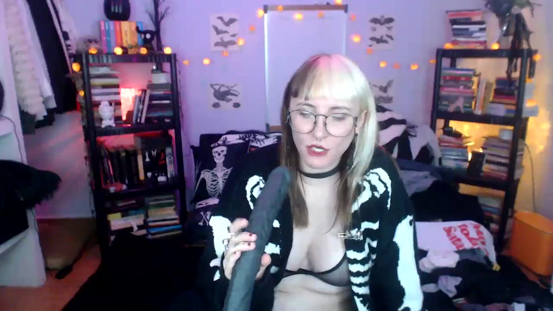 Gallery image thumbnail from AxeHallow's myfreecams stream on, 10/15/2024, 10:25 image 3 of 20