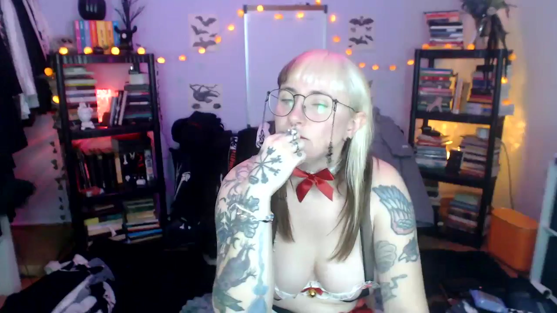 Gallery image thumbnail from AxeHallow's myfreecams stream on, 10/17/2024, 01:56 image 15 of 20