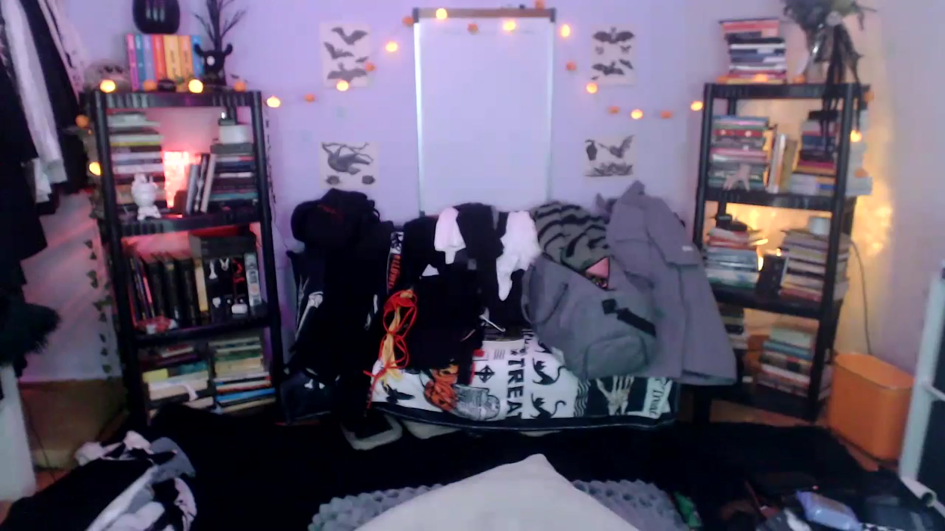 Gallery image thumbnail from AxeHallow's myfreecams stream on, 10/17/2024, 01:56 image 18 of 20