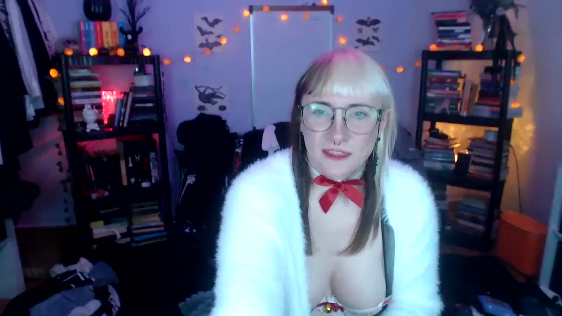 Gallery image thumbnail from AxeHallow's myfreecams stream on, 10/17/2024, 02:25 image 8 of 20