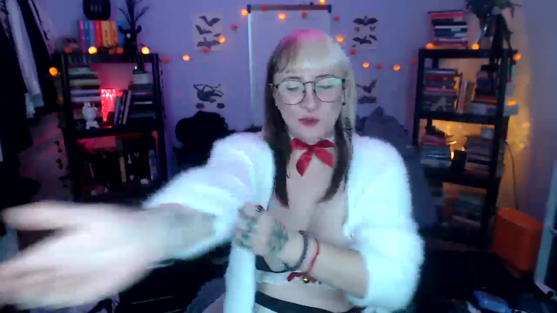 Gallery image thumbnail from AxeHallow's myfreecams stream on, 10/17/2024, 02:25 image 15 of 20