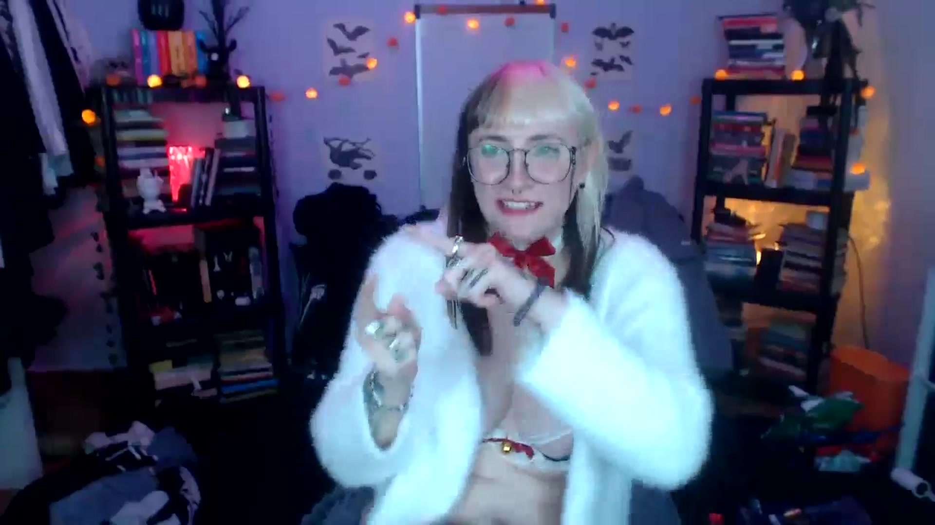 Gallery image thumbnail from AxeHallow's myfreecams stream on, 10/17/2024, 02:57 image 16 of 20