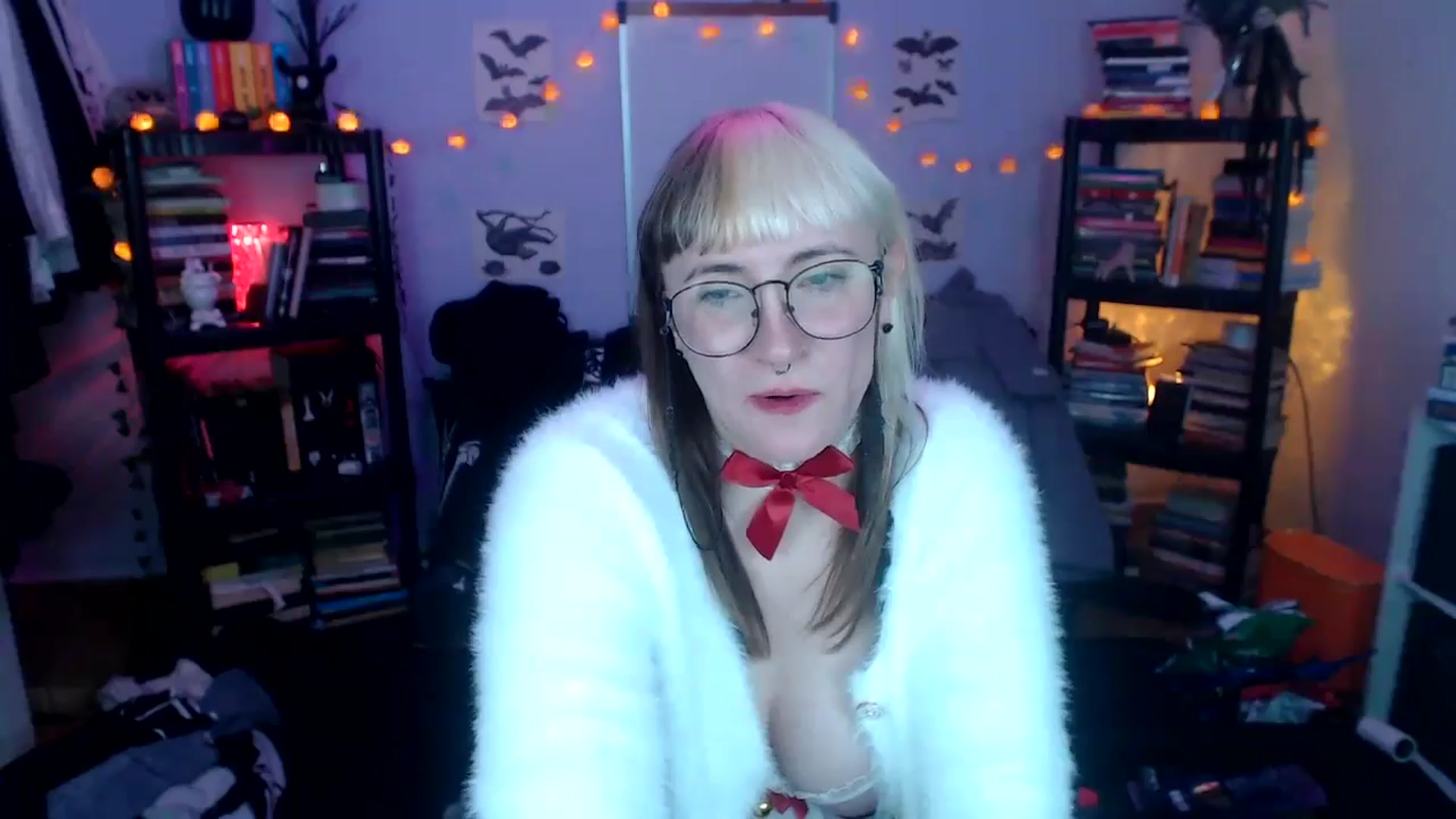 Gallery image thumbnail from AxeHallow's myfreecams stream on, 10/17/2024, 02:57 image 18 of 20