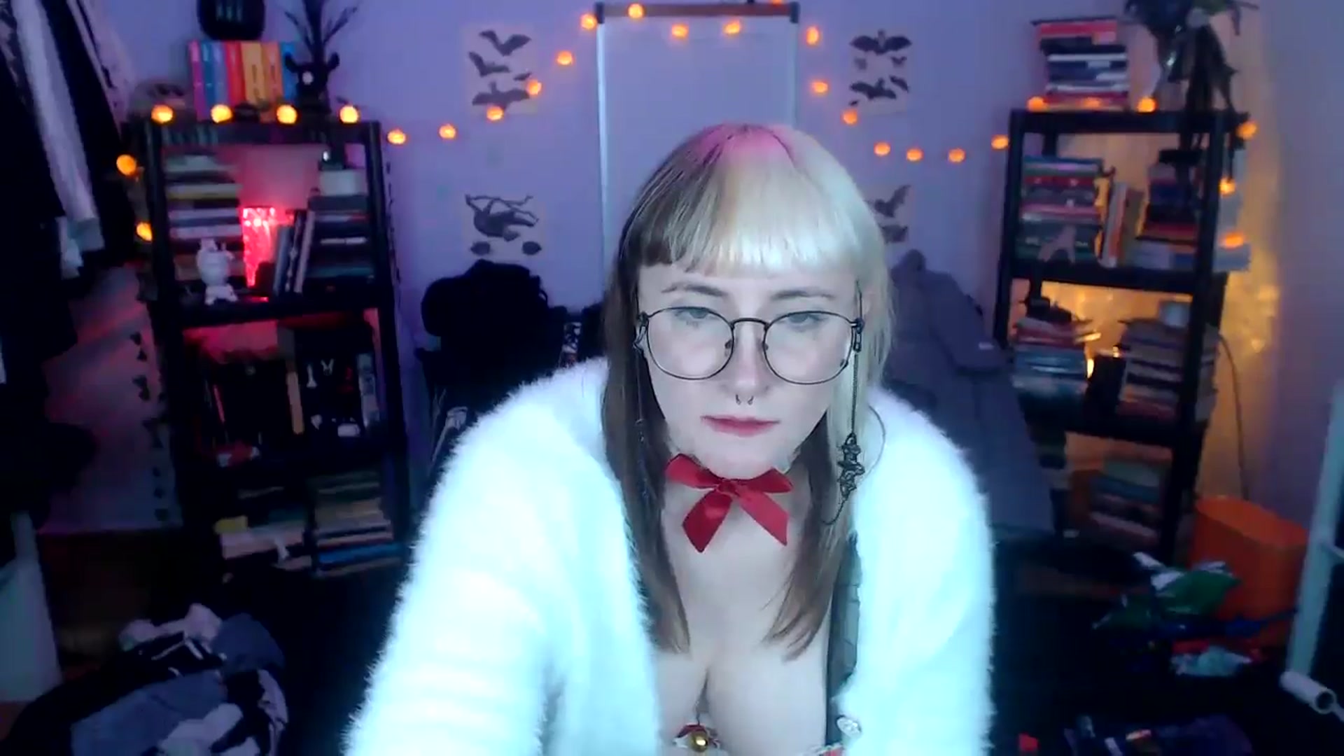 Gallery image thumbnail from AxeHallow's myfreecams stream on, 10/17/2024, 02:57 image 15 of 20