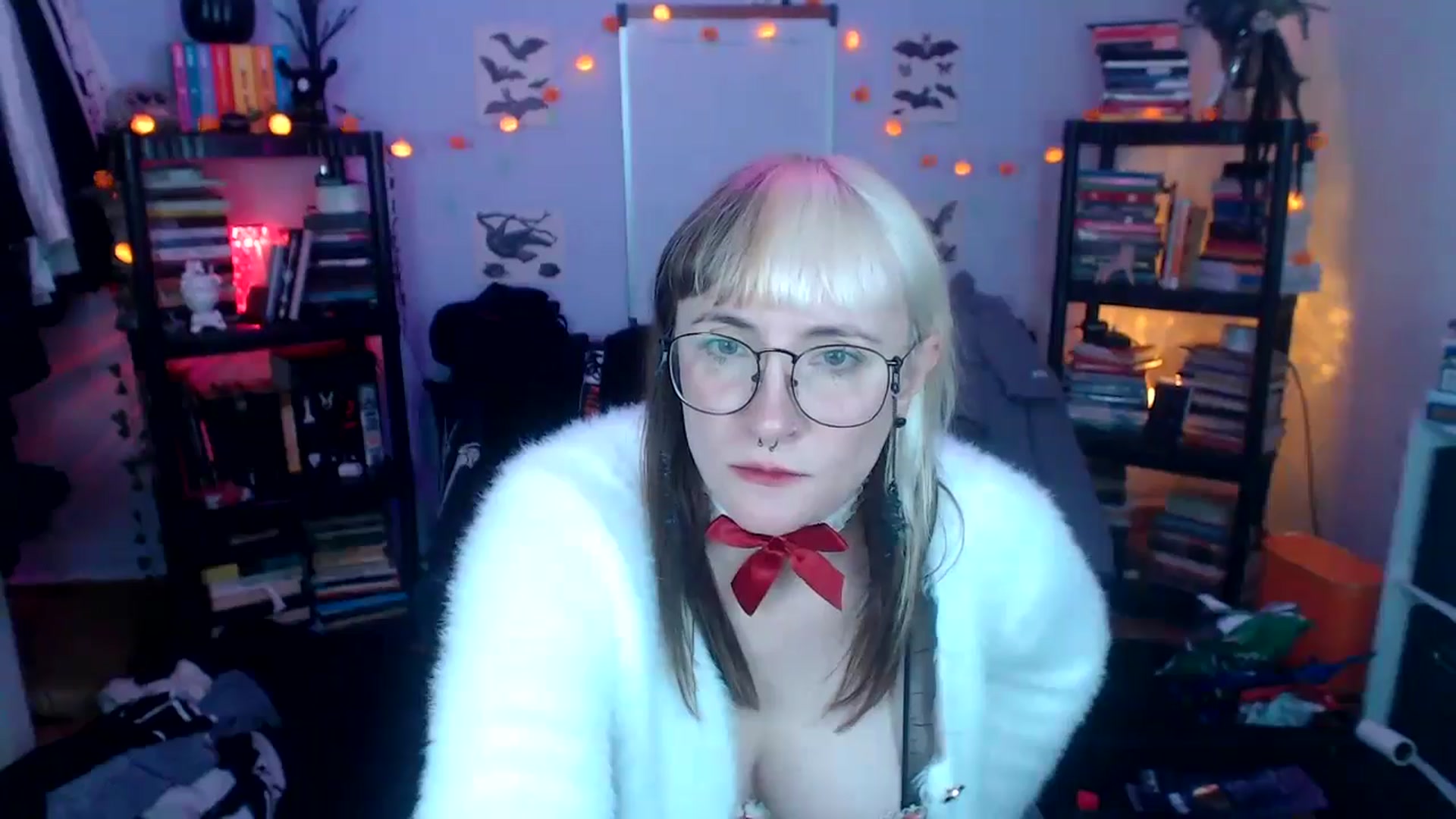 Gallery image thumbnail from AxeHallow's myfreecams stream on, 10/17/2024, 02:57 image 20 of 20