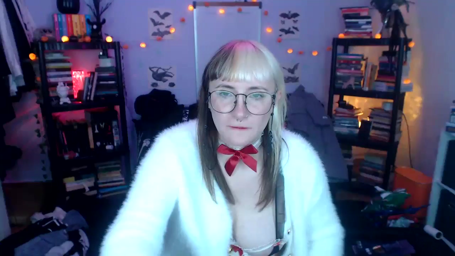 Gallery image thumbnail from AxeHallow's myfreecams stream on, 10/17/2024, 03:25 image 1 of 20