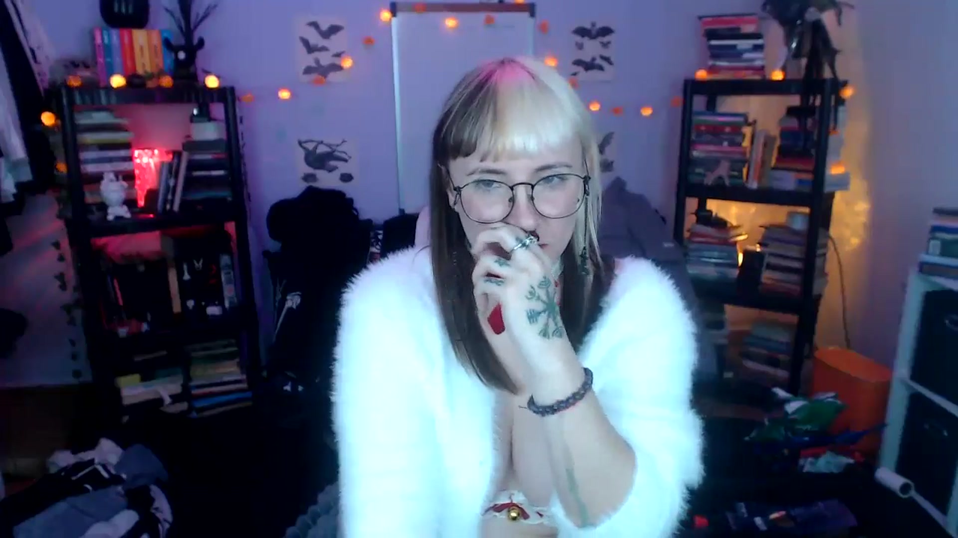 Gallery image thumbnail from AxeHallow's myfreecams stream on, 10/17/2024, 03:25 image 13 of 20