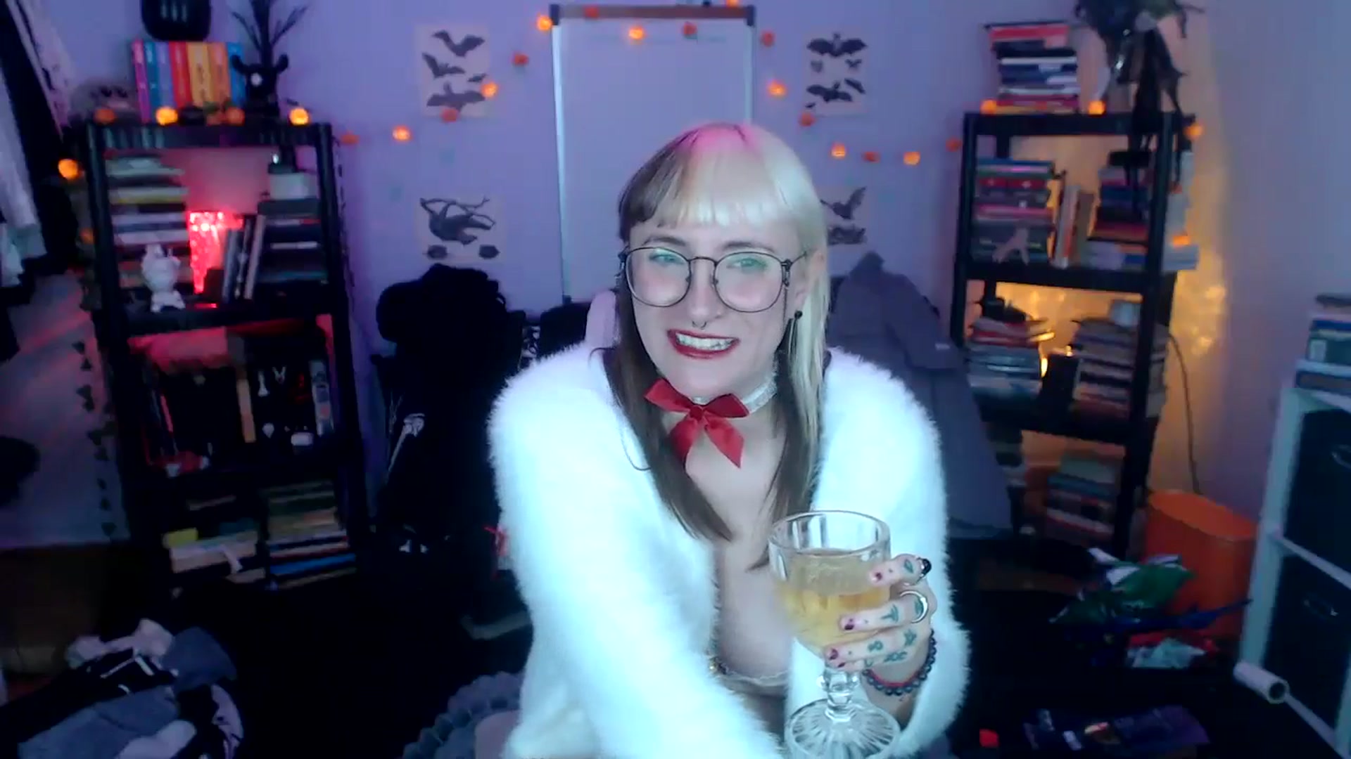 Gallery image thumbnail from AxeHallow's myfreecams stream on, 10/17/2024, 03:25 image 19 of 20