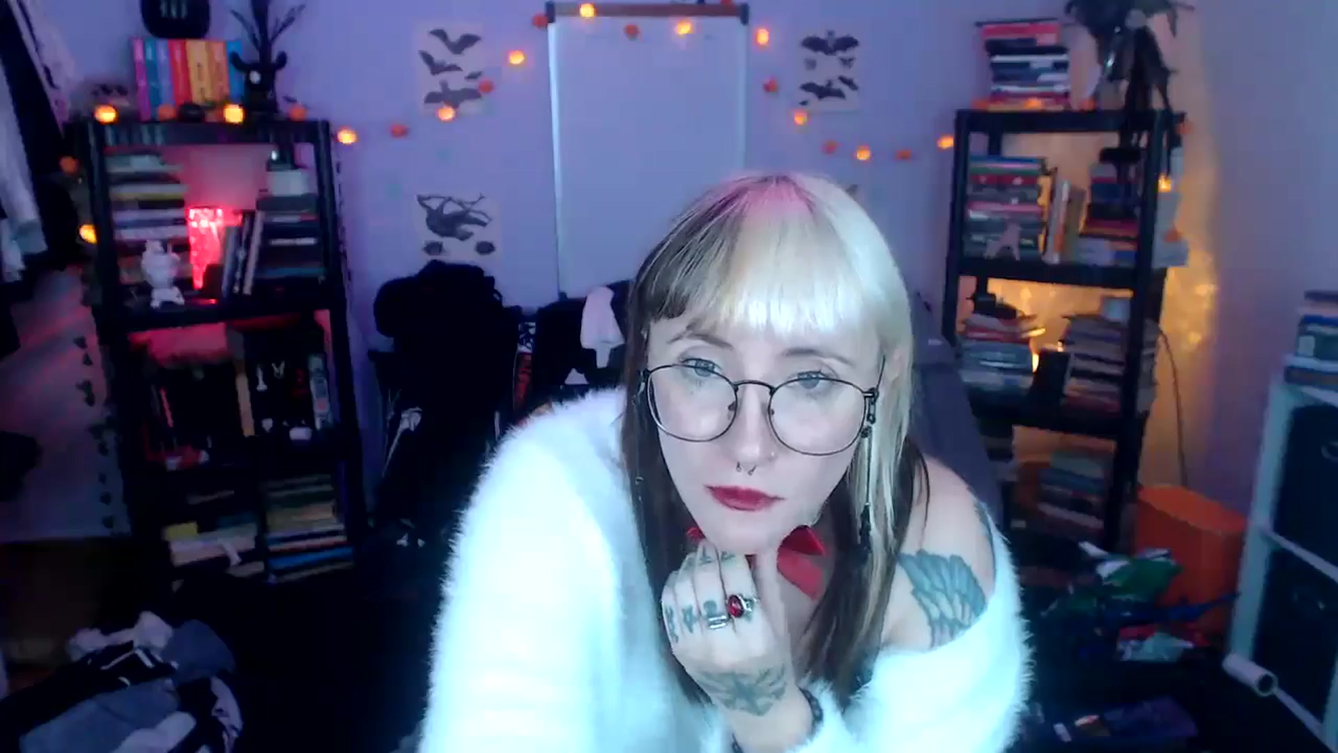 Gallery image thumbnail from AxeHallow's myfreecams stream on, 10/17/2024, 03:25 image 11 of 20