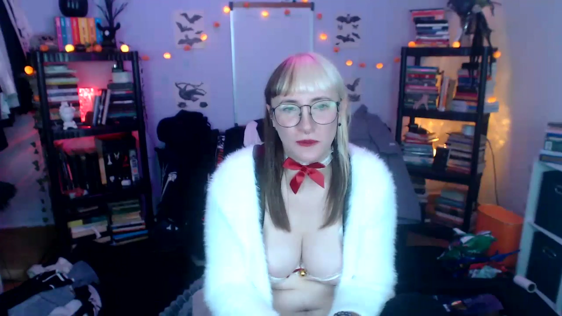 Gallery image thumbnail from AxeHallow's myfreecams stream on, 10/17/2024, 03:47 image 3 of 20