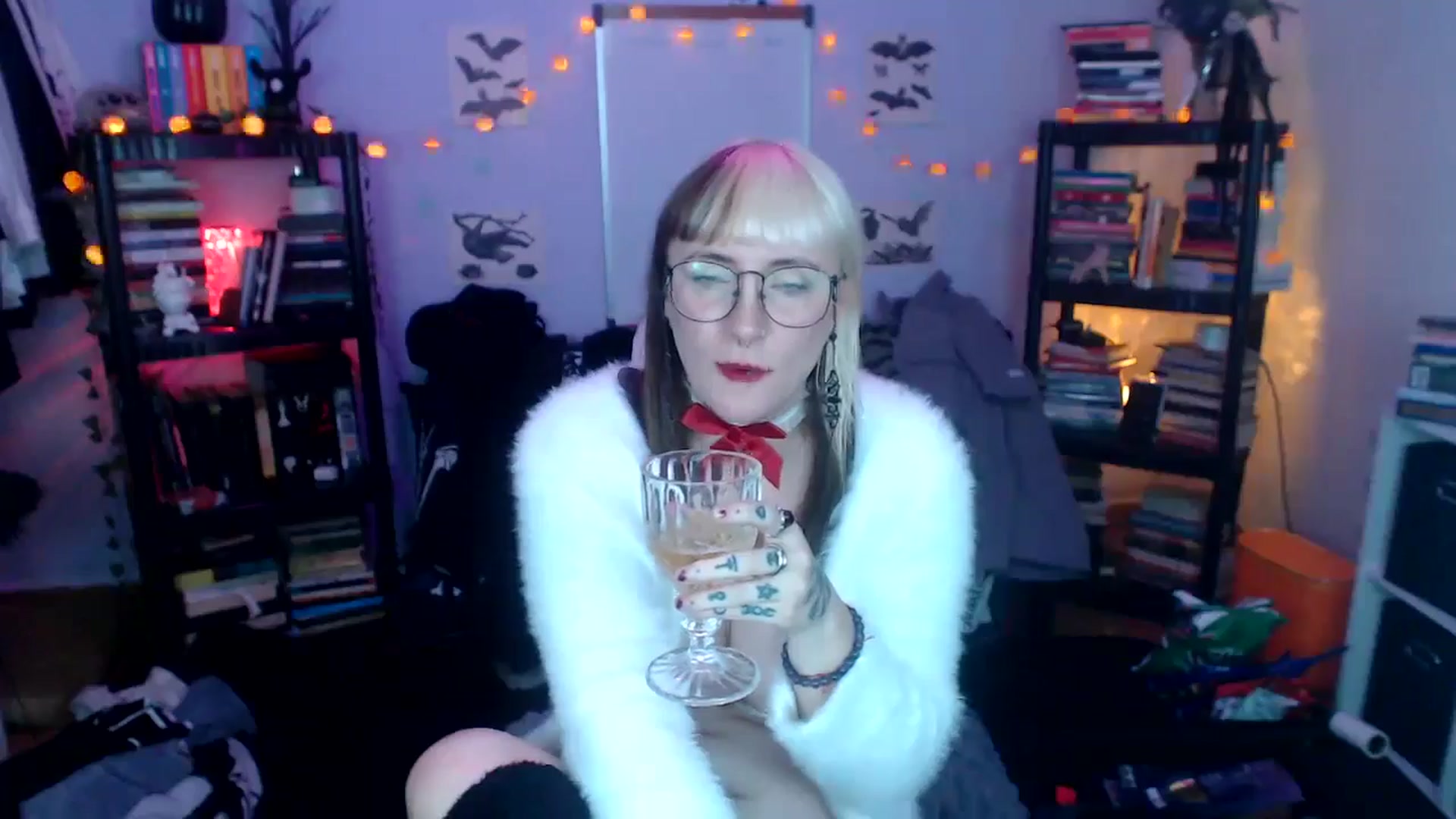 Gallery image thumbnail from AxeHallow's myfreecams stream on, 10/17/2024, 03:47 image 6 of 20
