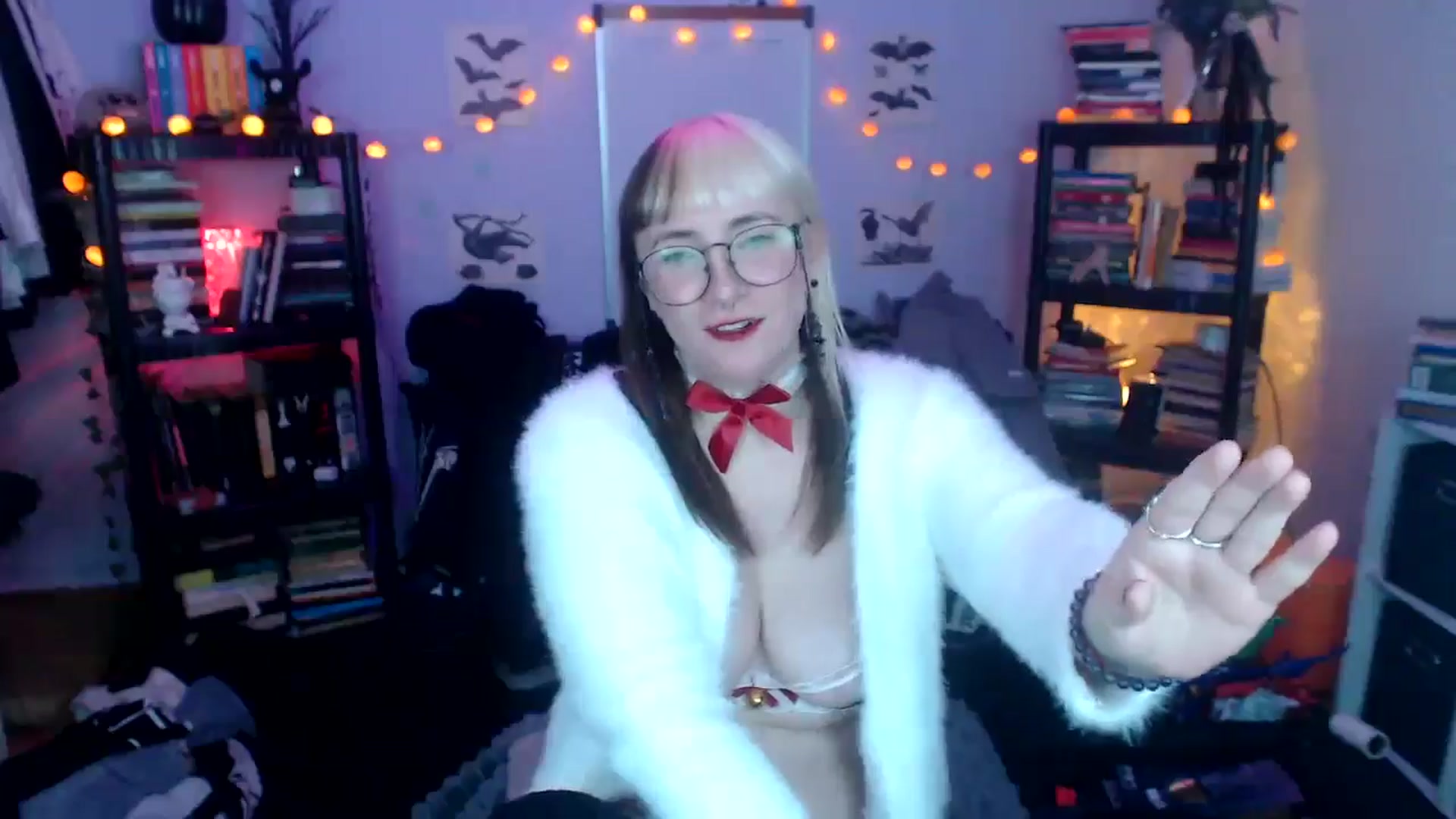 Gallery image thumbnail from AxeHallow's myfreecams stream on, 10/17/2024, 03:47 image 8 of 20