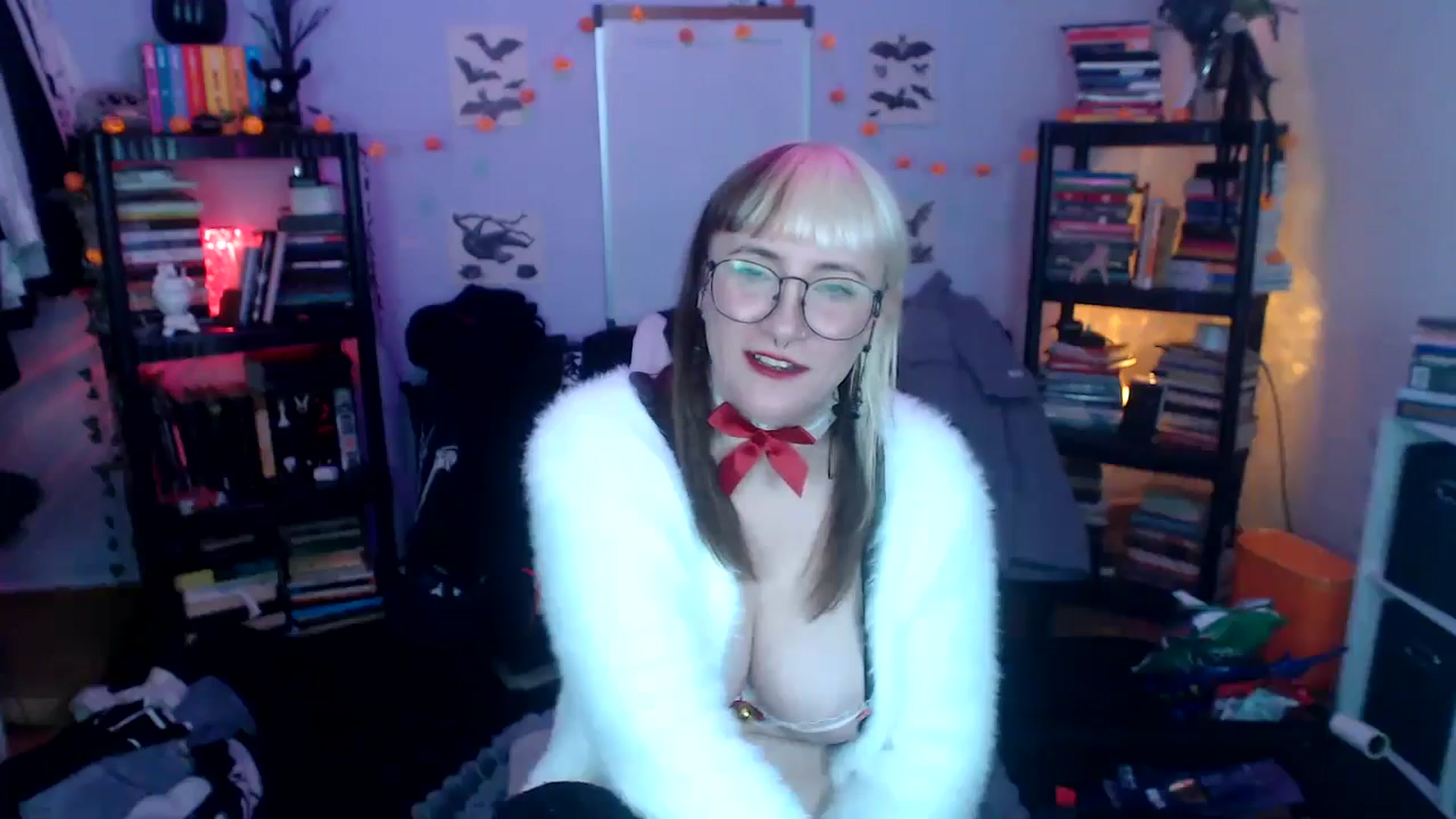 Gallery image thumbnail from AxeHallow's myfreecams stream on, 10/17/2024, 03:47 image 7 of 20