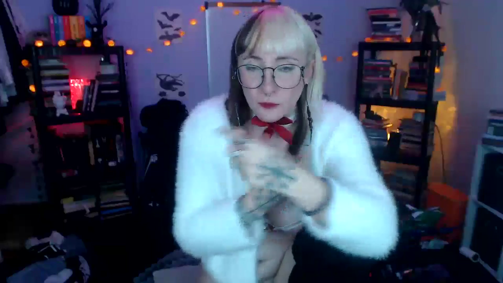 Gallery image thumbnail from AxeHallow's myfreecams stream on, 10/17/2024, 04:48 image 18 of 20