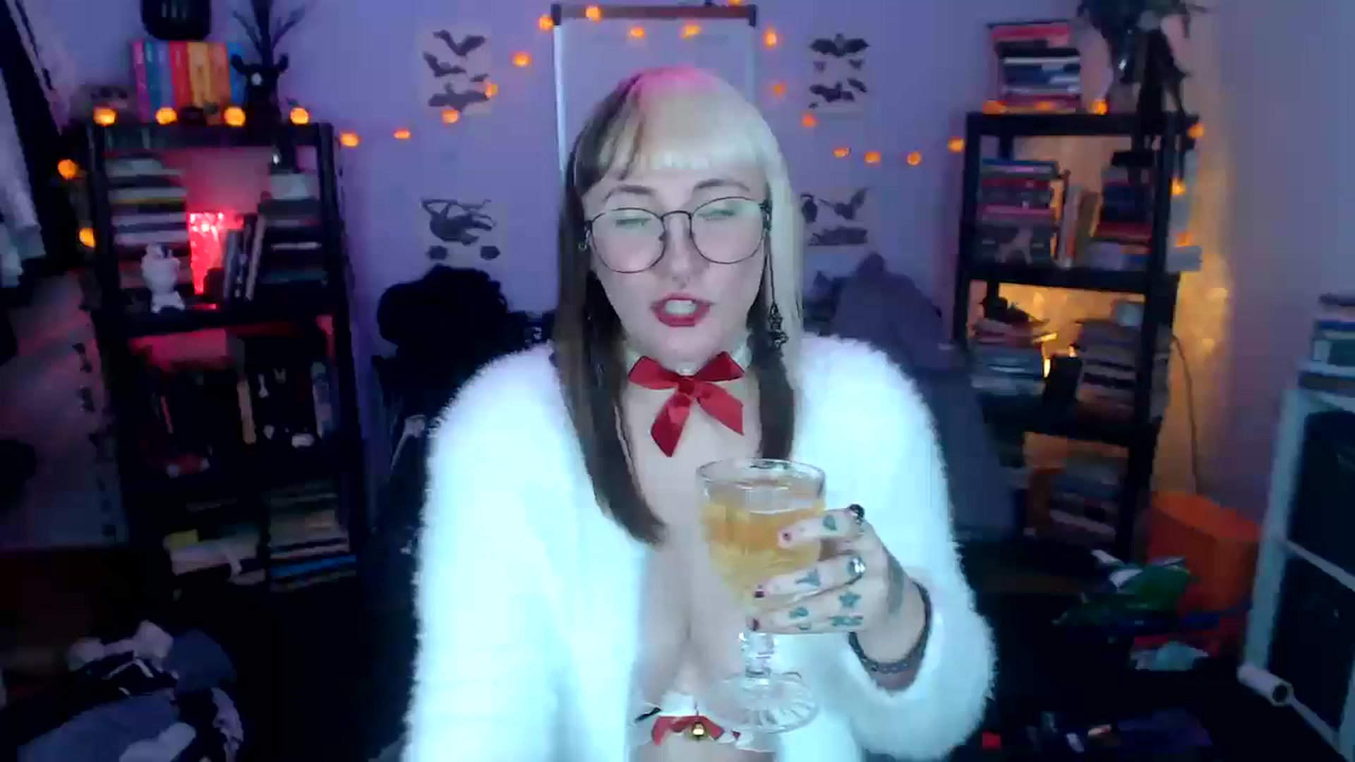 Gallery image thumbnail from AxeHallow's myfreecams stream on, 10/17/2024, 04:48 image 14 of 20