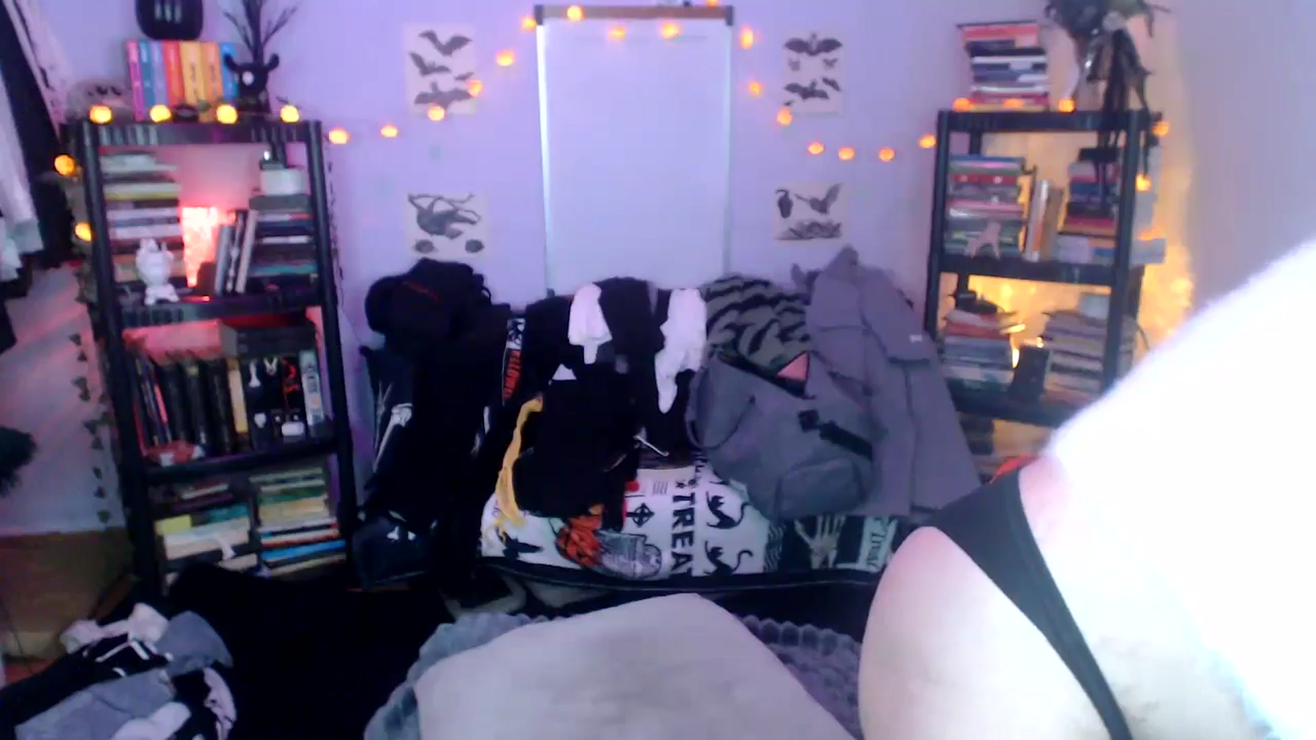Gallery image thumbnail from AxeHallow's myfreecams stream on, 10/17/2024, 05:25 image 13 of 20