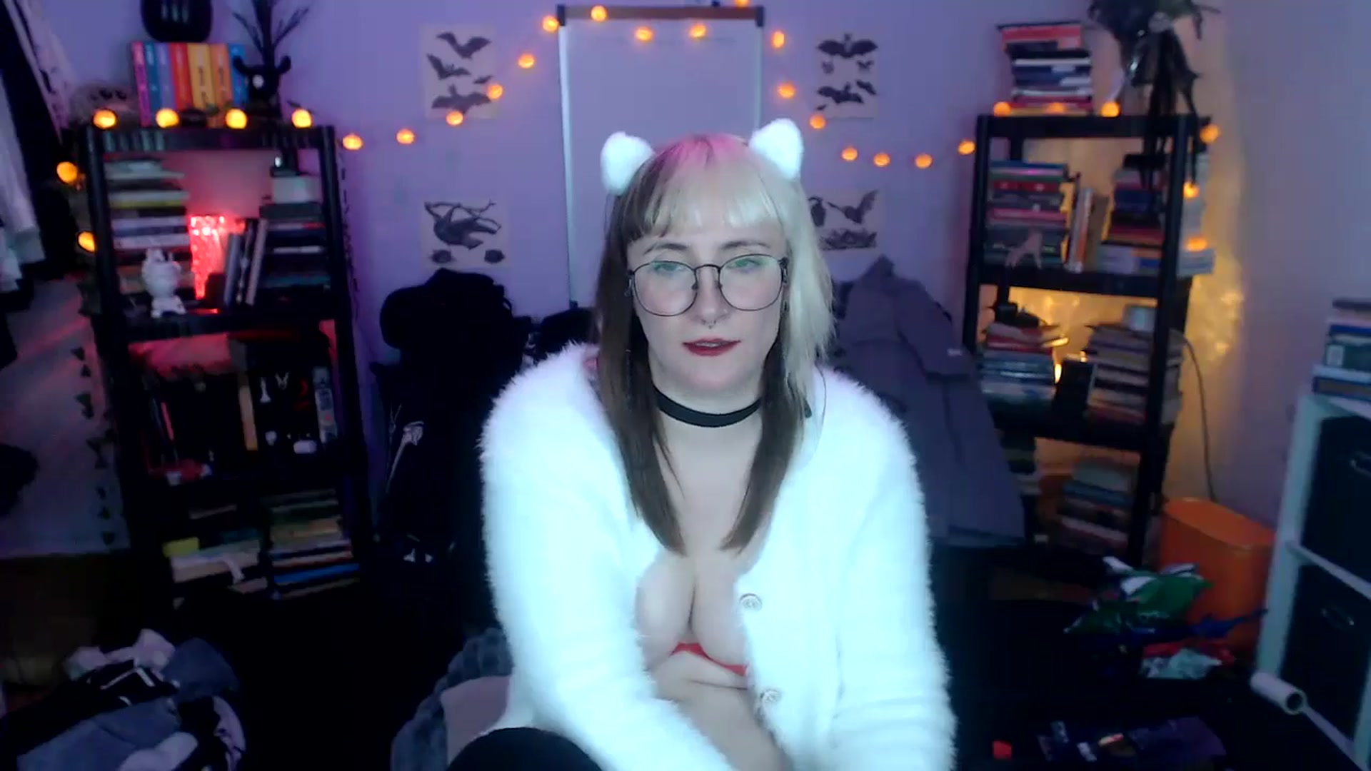Gallery image thumbnail from AxeHallow's myfreecams stream on, 10/17/2024, 05:25 image 17 of 20