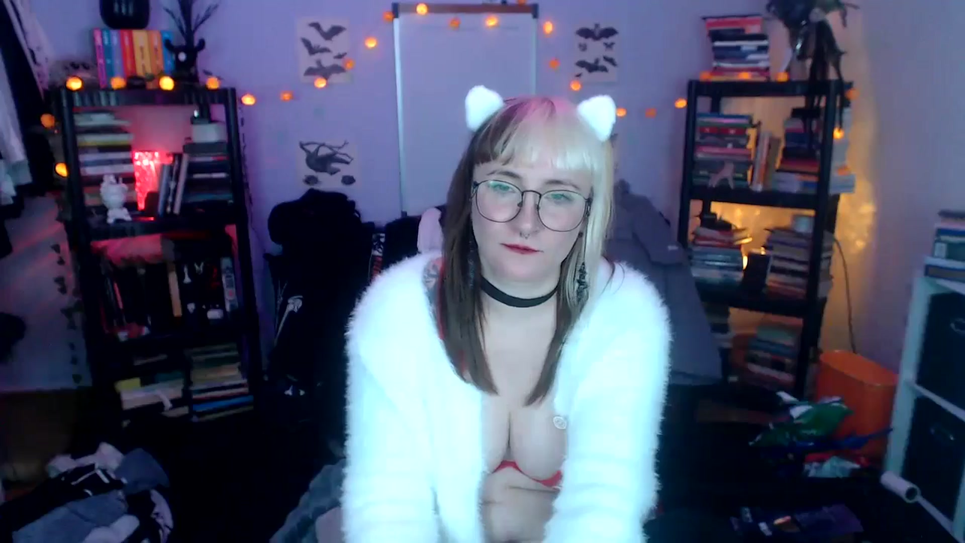Gallery image thumbnail from AxeHallow's myfreecams stream on, 10/17/2024, 05:25 image 11 of 20