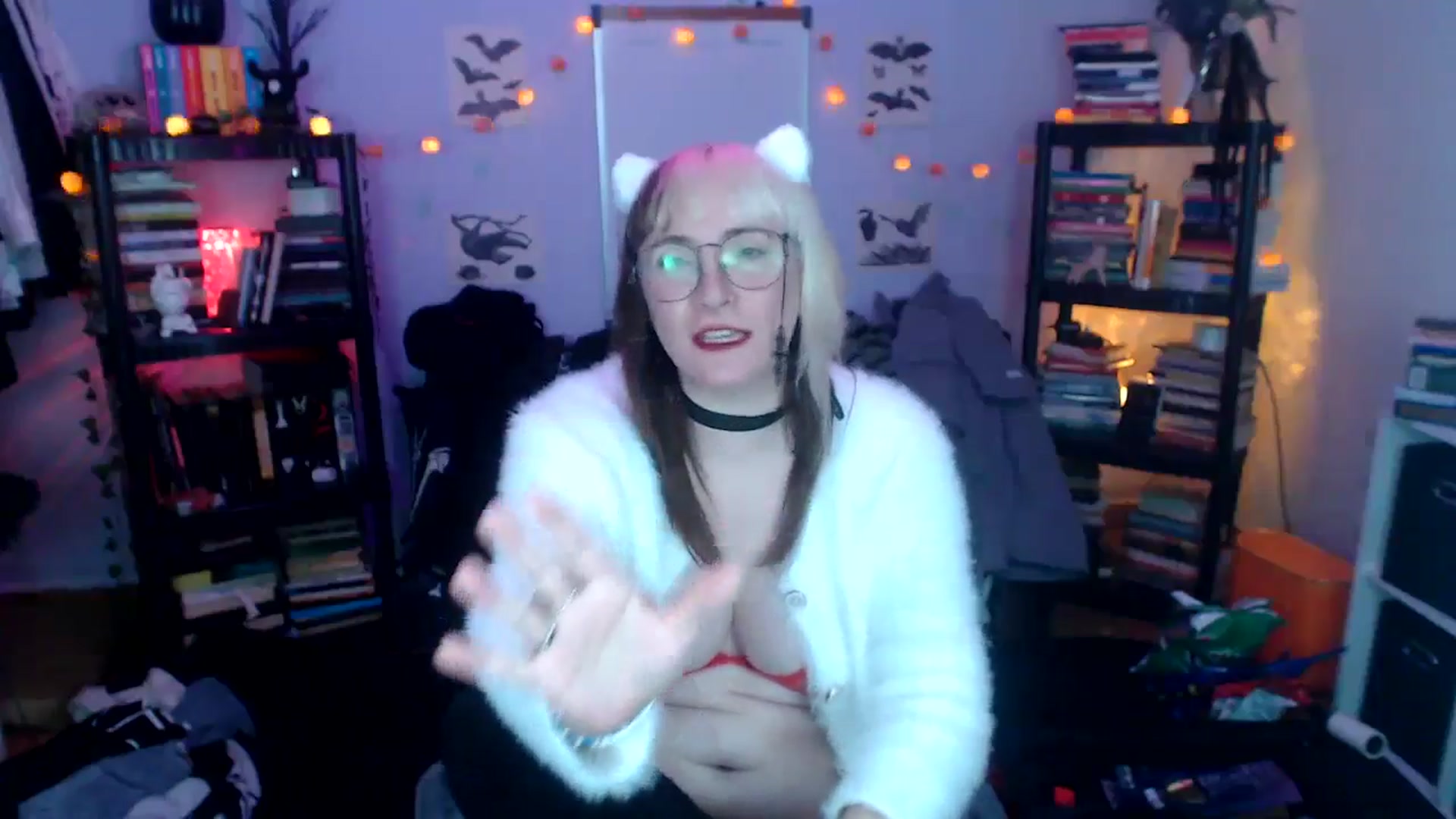 Gallery image thumbnail from AxeHallow's myfreecams stream on, 10/17/2024, 05:25 image 18 of 20