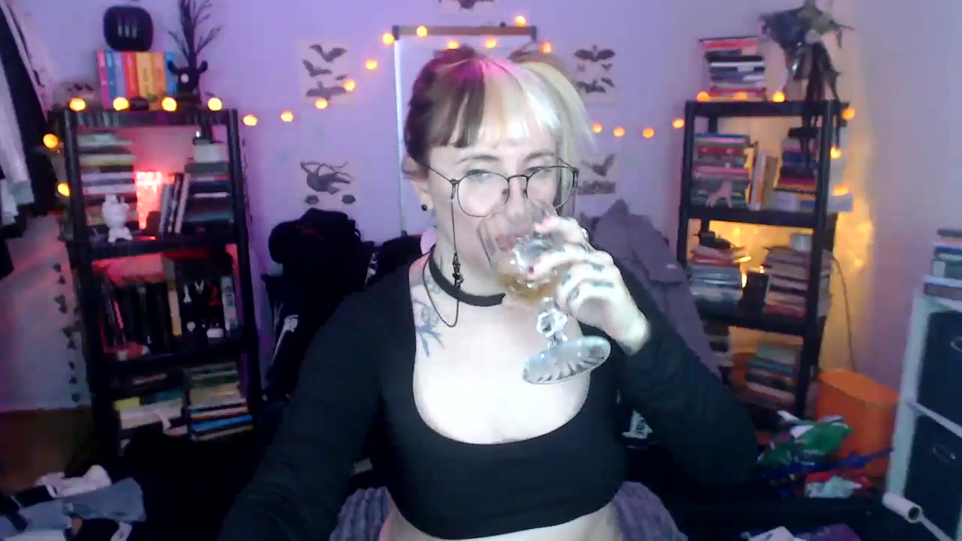 Gallery image thumbnail from AxeHallow's myfreecams stream on, 10/17/2024, 10:55 image 18 of 20