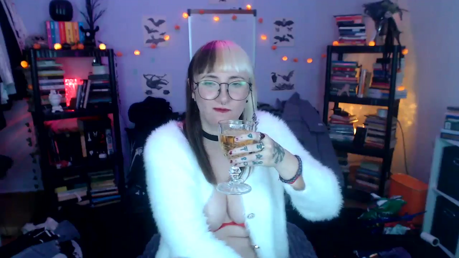 Gallery image thumbnail from AxeHallow's myfreecams stream on, 10/17/2024, 10:55 image 5 of 20