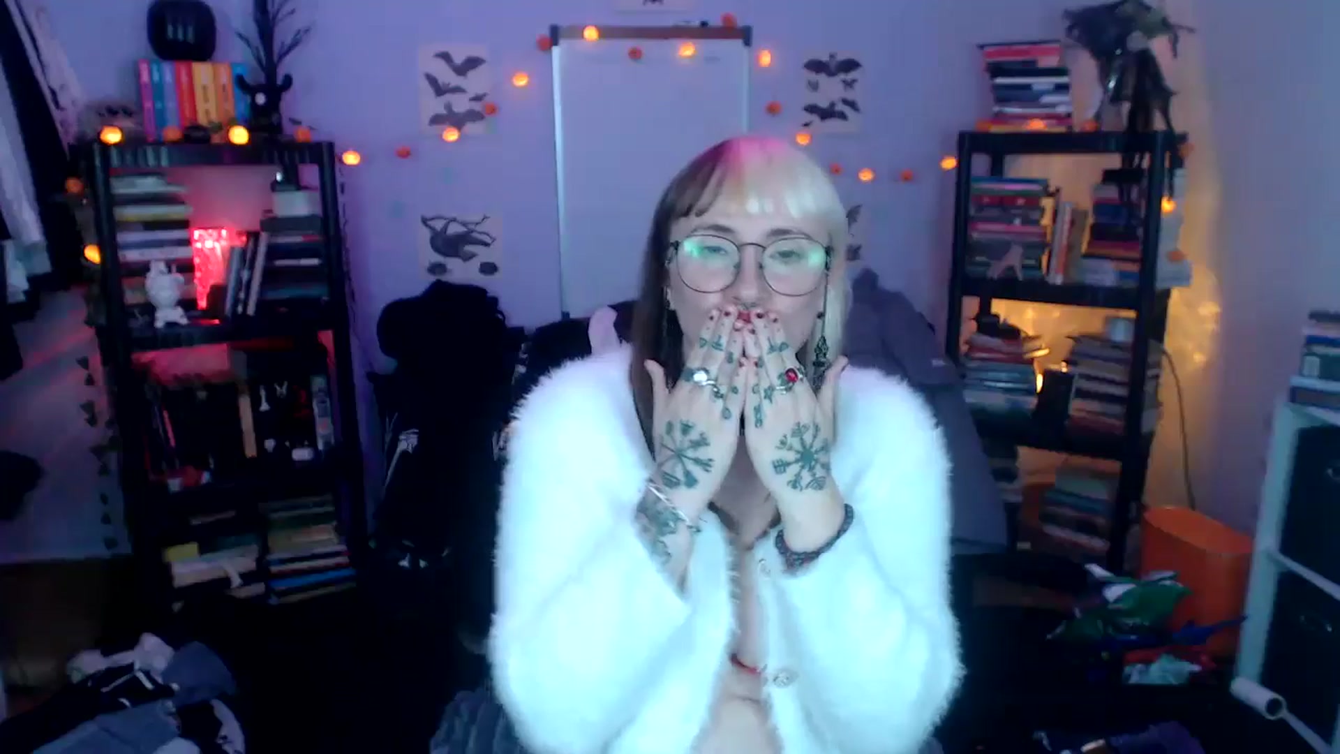 Gallery image thumbnail from AxeHallow's myfreecams stream on, 10/17/2024, 10:55 image 12 of 20