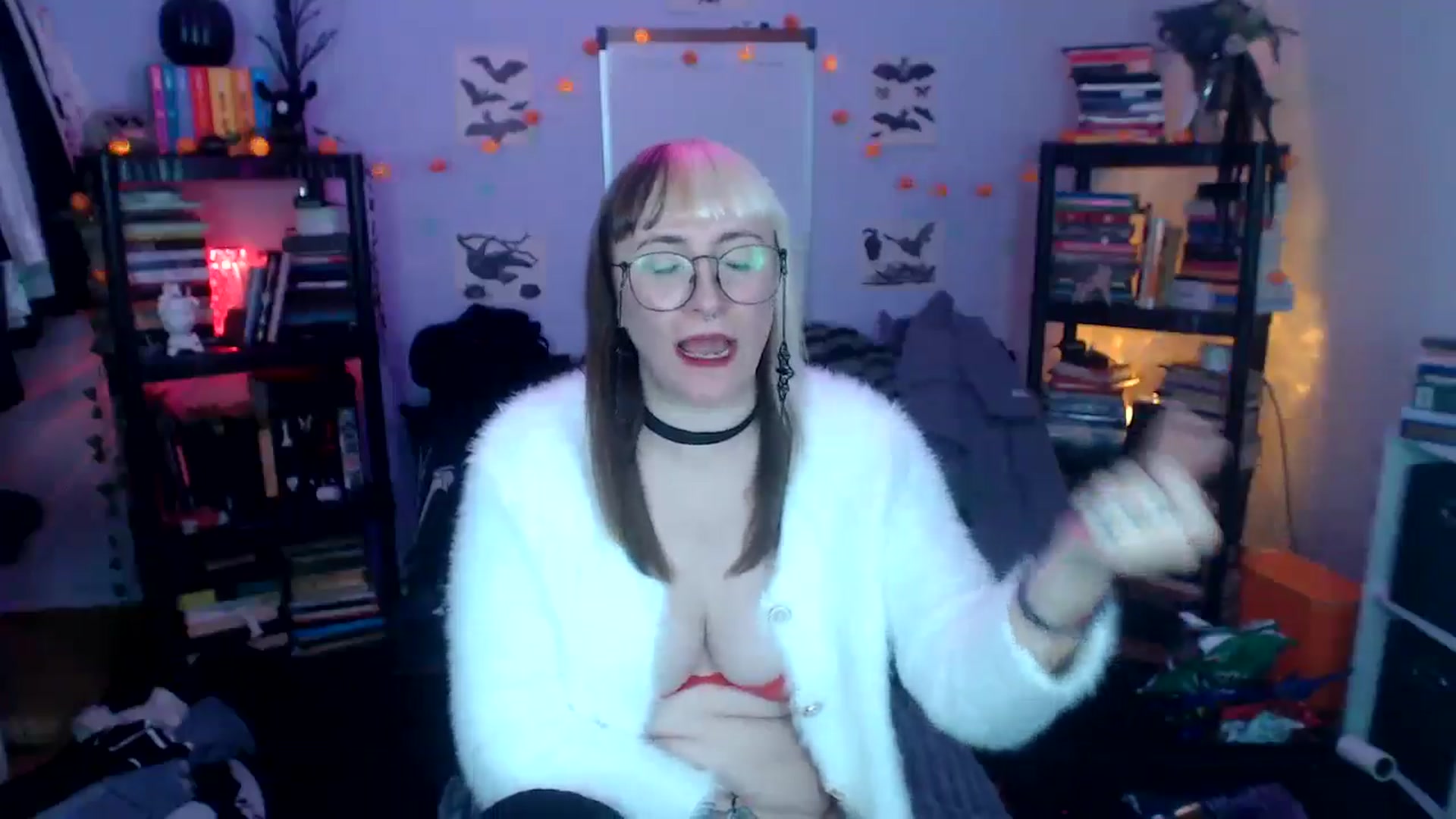 Gallery image thumbnail from AxeHallow's myfreecams stream on, 10/17/2024, 10:55 image 10 of 20