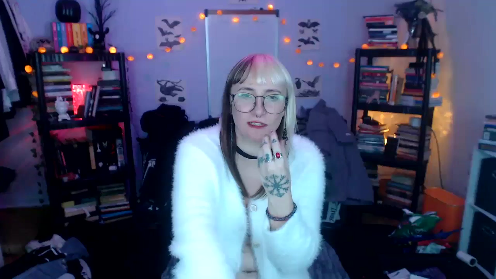 Gallery image thumbnail from AxeHallow's myfreecams stream on, 10/17/2024, 10:55 image 15 of 20