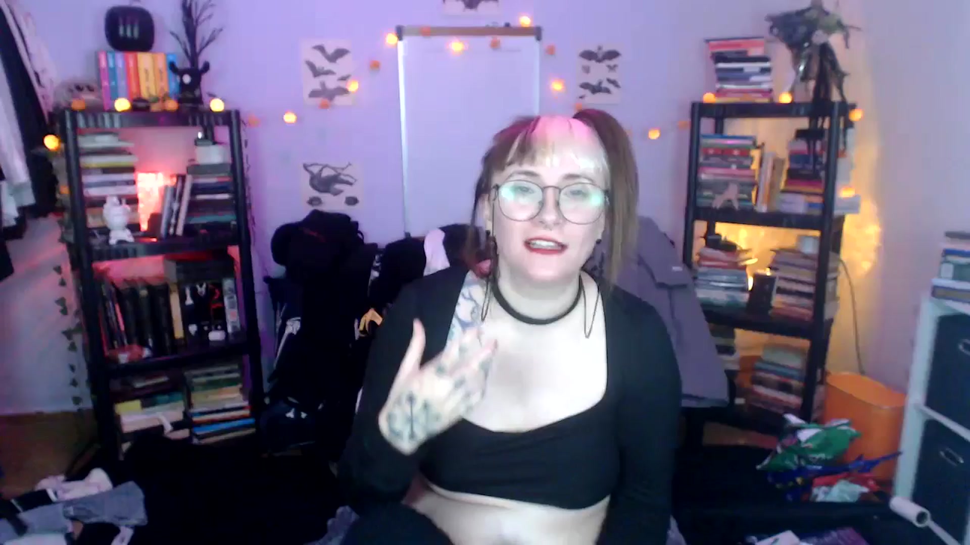 Gallery image thumbnail from AxeHallow's myfreecams stream on, 10/17/2024, 11:13 image 8 of 20