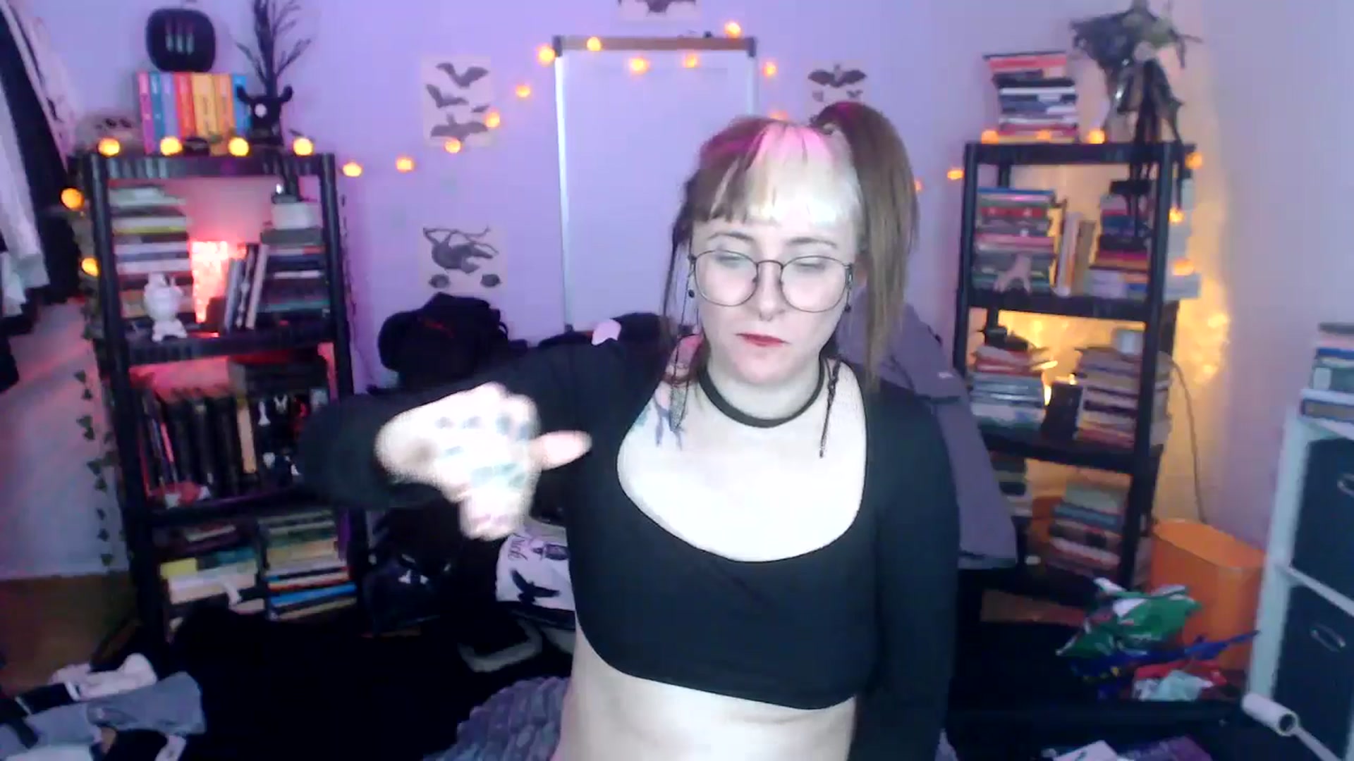 Gallery image thumbnail from AxeHallow's myfreecams stream on, 10/17/2024, 11:13 image 9 of 20