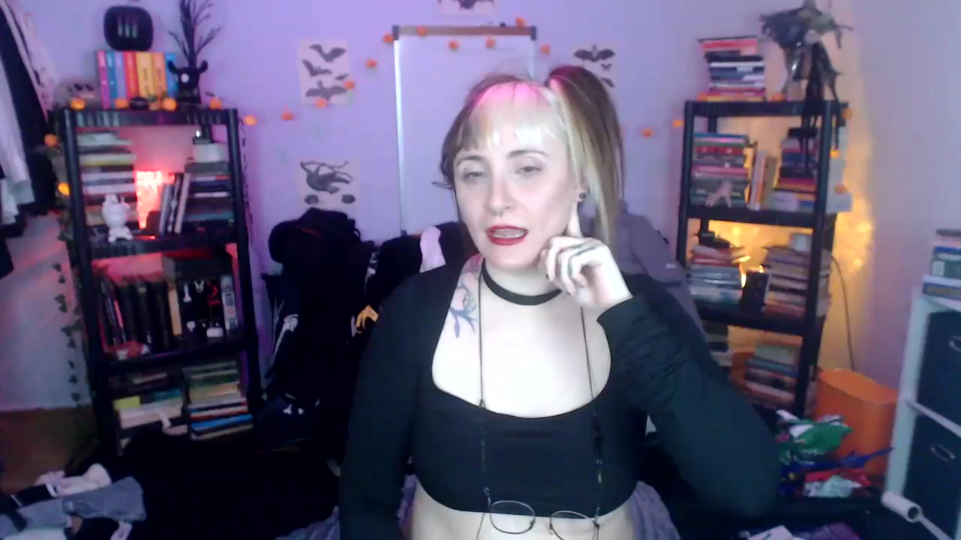 Gallery image thumbnail from AxeHallow's myfreecams stream on, 10/17/2024, 11:13 image 1 of 20