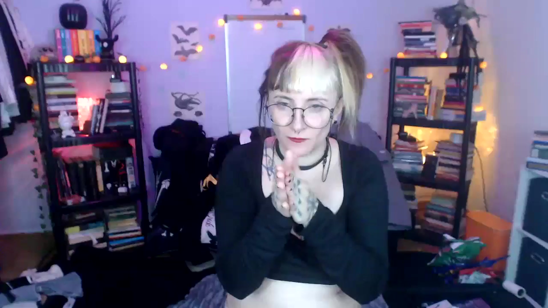 Gallery image thumbnail from AxeHallow's myfreecams stream on, 10/17/2024, 11:13 image 5 of 20