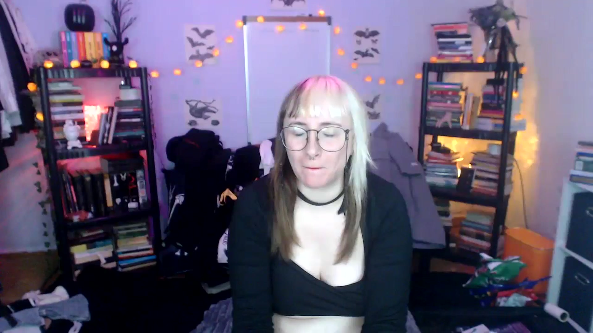 Gallery image thumbnail from AxeHallow's myfreecams stream on, 10/17/2024, 11:13 image 15 of 20