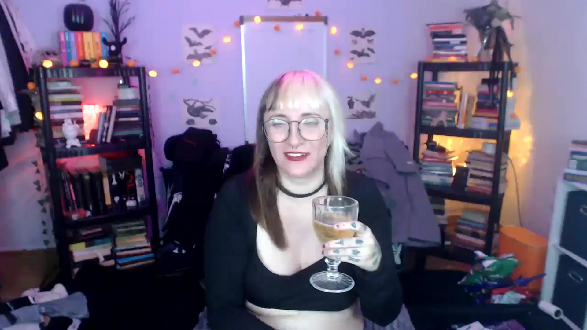 Gallery image thumbnail from AxeHallow's myfreecams stream on, 10/17/2024, 11:13 image 20 of 20