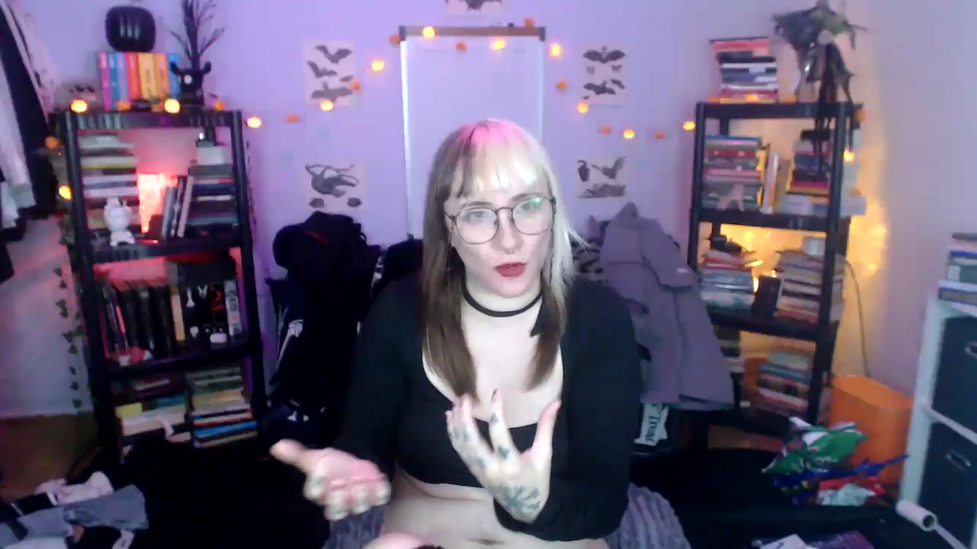 Gallery image thumbnail from AxeHallow's myfreecams stream on, 10/17/2024, 11:13 image 17 of 20