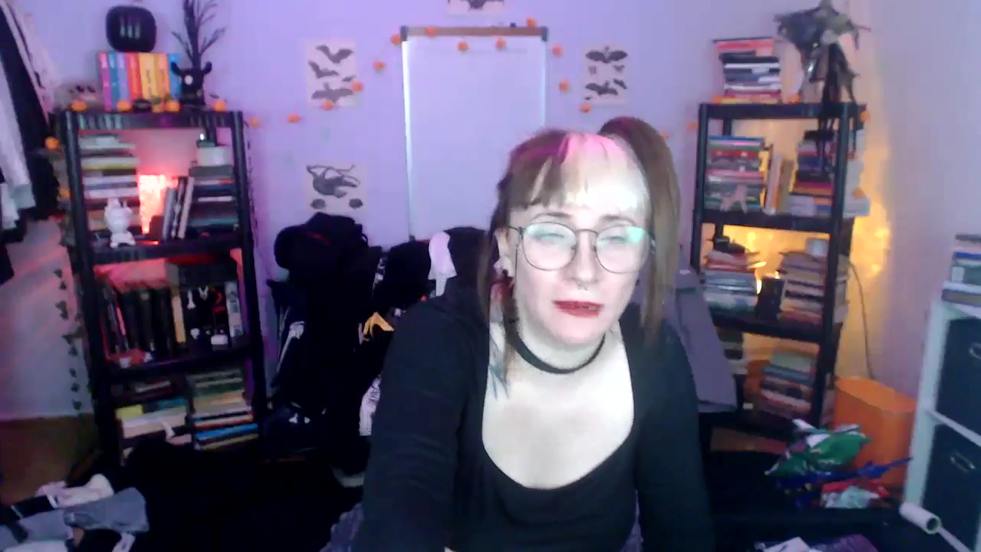 Gallery image thumbnail from AxeHallow's myfreecams stream on, 10/17/2024, 11:13 image 10 of 20