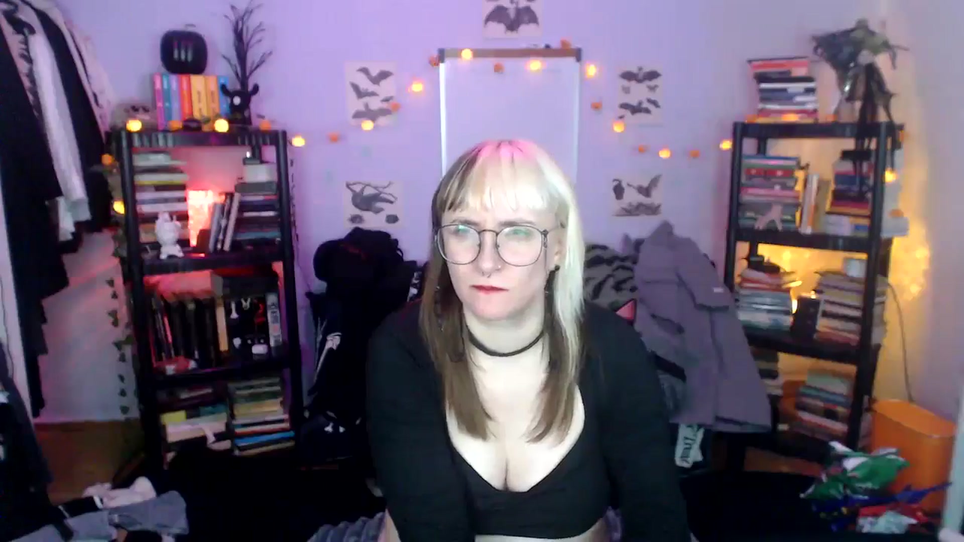 Gallery image thumbnail from AxeHallow's myfreecams stream on, 10/17/2024, 11:59 image 10 of 20
