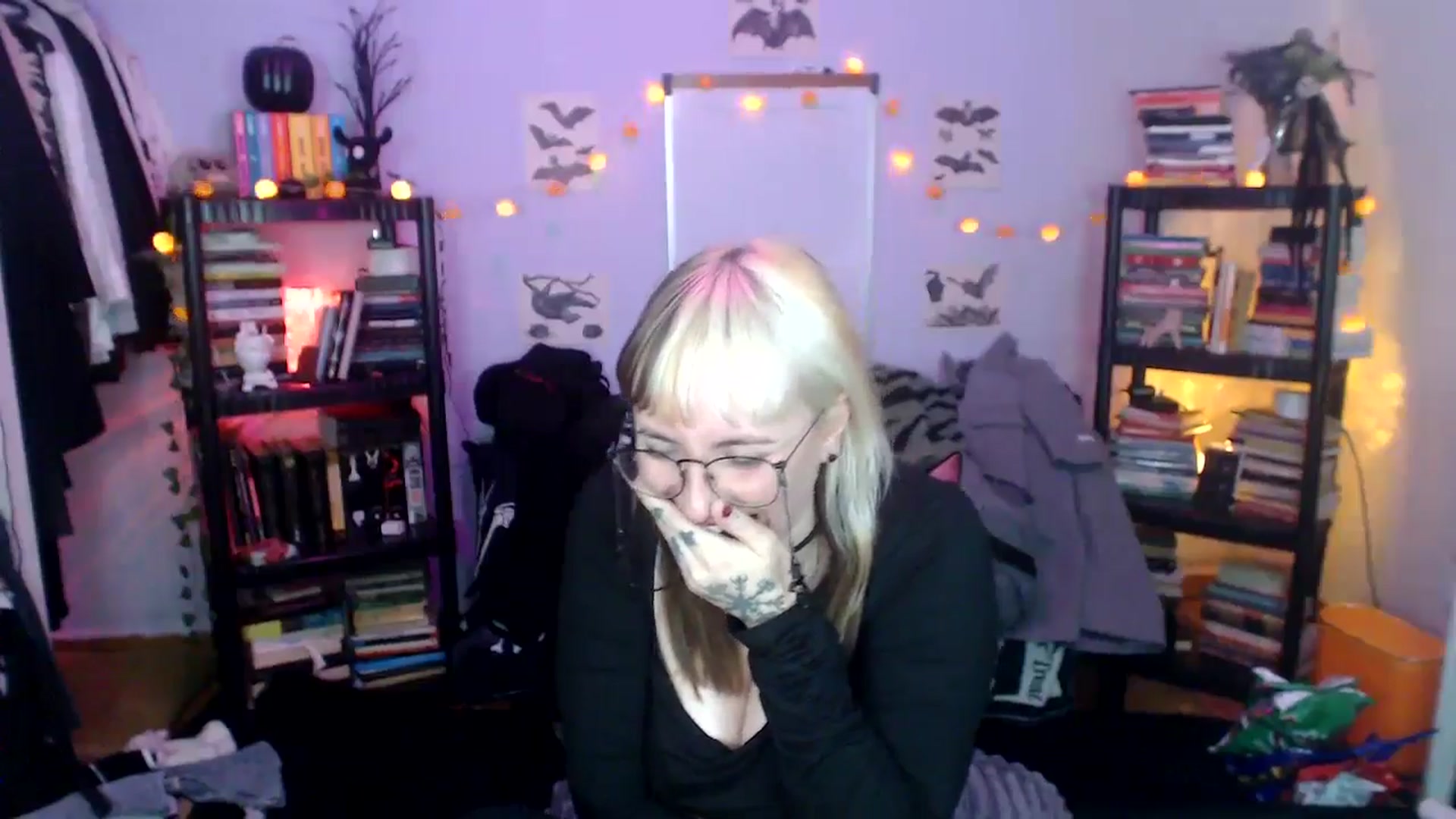 Gallery image thumbnail from AxeHallow's myfreecams stream on, 10/17/2024, 11:59 image 5 of 20
