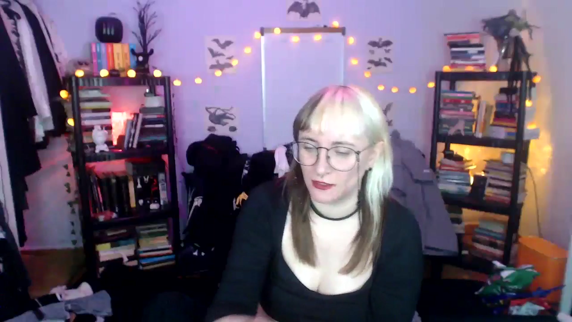 Gallery image thumbnail from AxeHallow's myfreecams stream on, 10/17/2024, 11:59 image 8 of 20