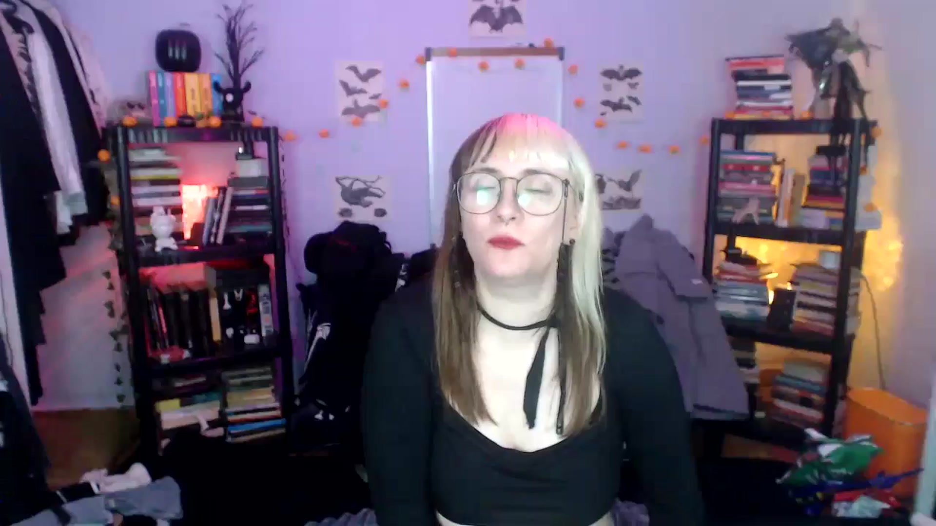 Gallery image thumbnail from AxeHallow's myfreecams stream on, 10/17/2024, 11:59 image 17 of 20