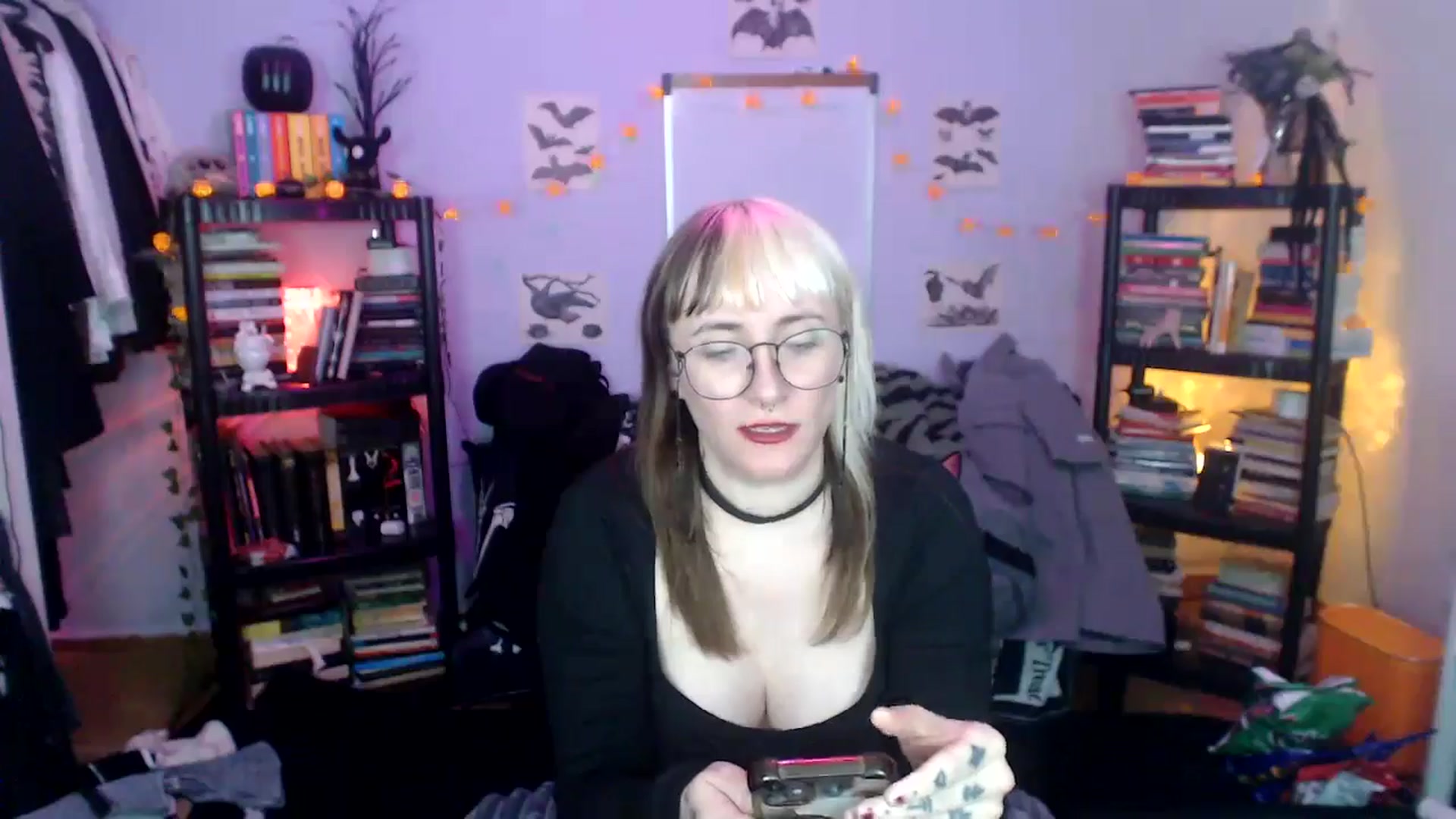 Gallery image thumbnail from AxeHallow's myfreecams stream on, 10/17/2024, 11:59 image 9 of 20