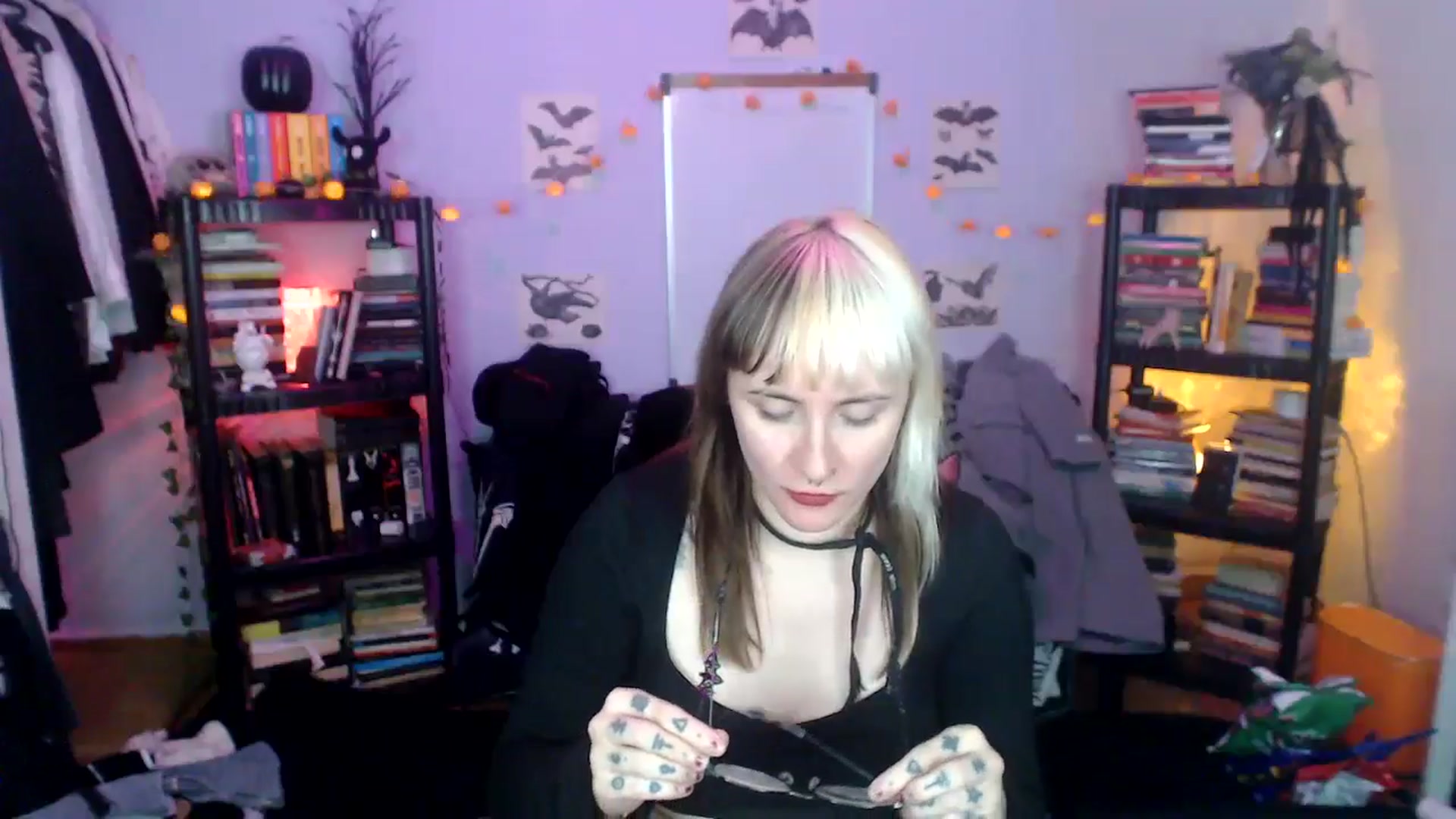 Gallery image thumbnail from AxeHallow's myfreecams stream on, 10/17/2024, 11:59 image 20 of 20