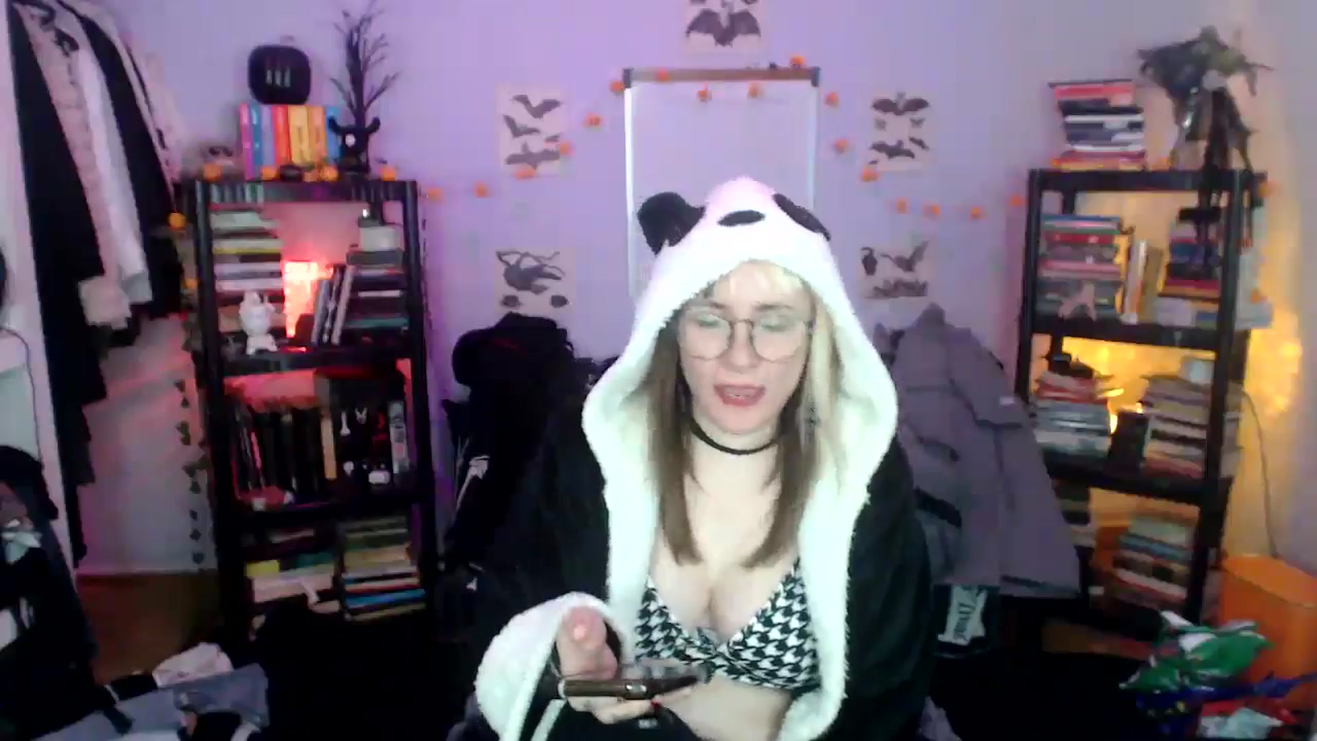 Gallery image thumbnail from AxeHallow's myfreecams stream on, 10/17/2024, 13:15 image 19 of 20