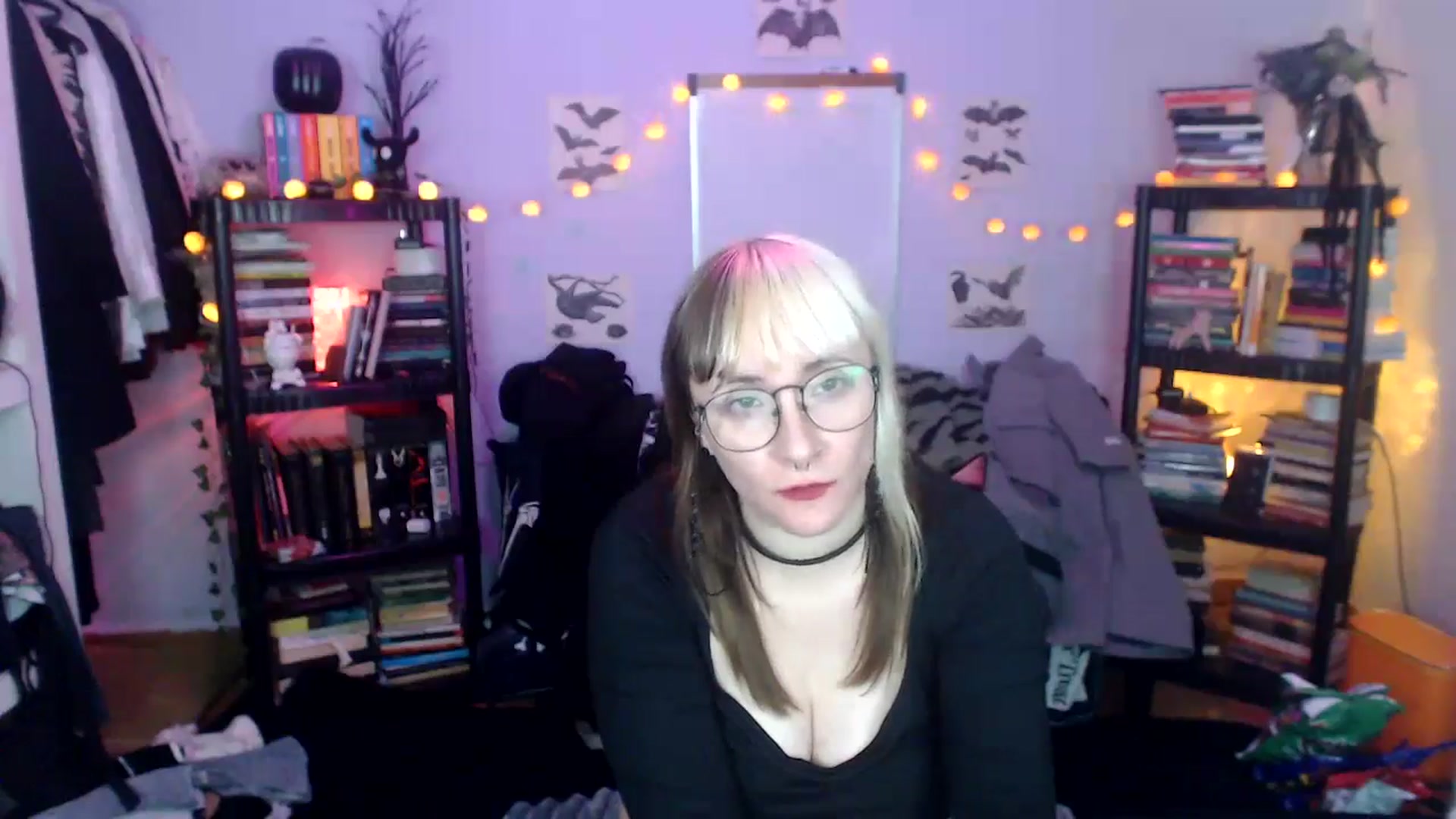 Gallery image thumbnail from AxeHallow's myfreecams stream on, 10/17/2024, 13:15 image 4 of 20