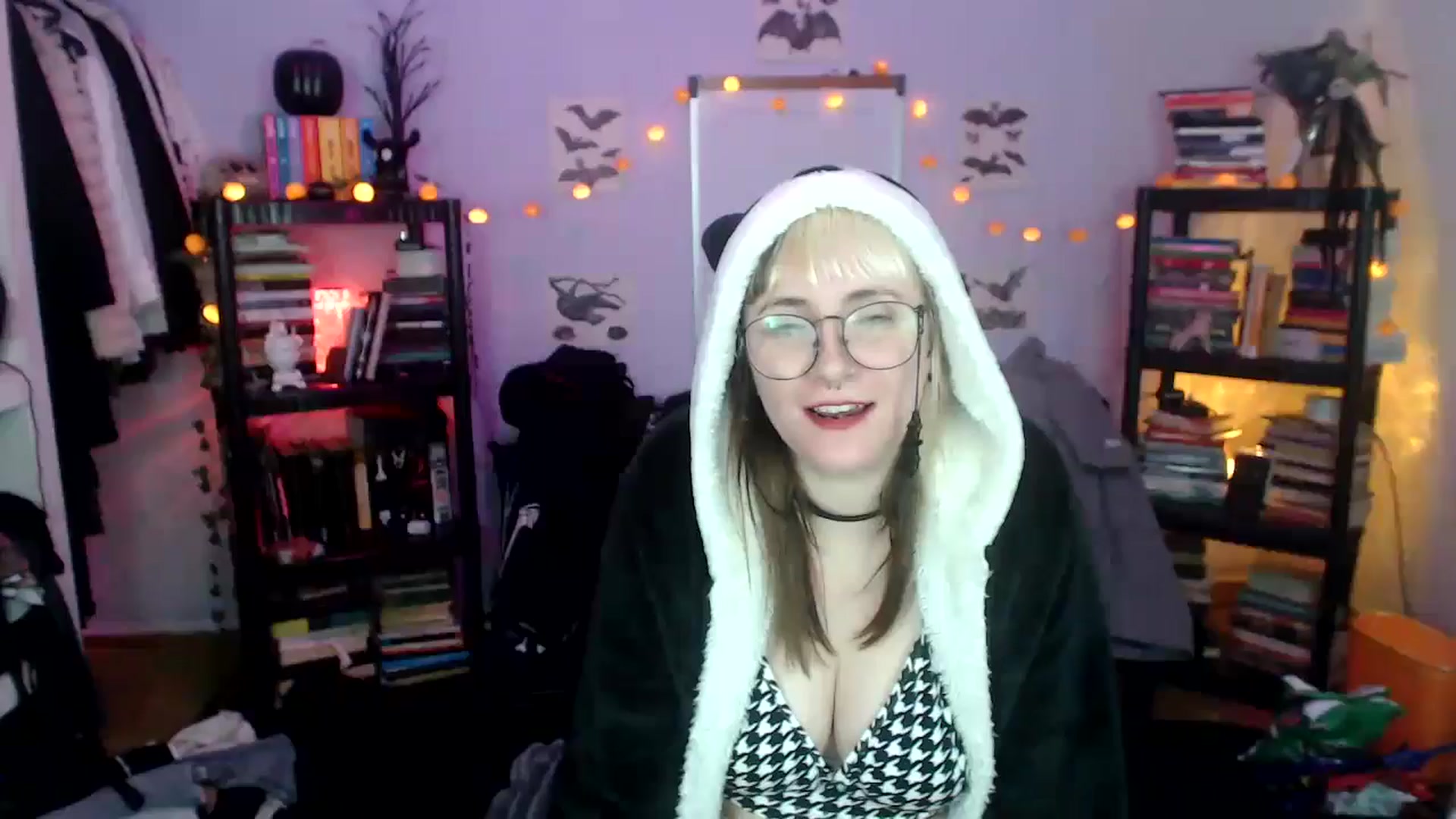 Gallery image thumbnail from AxeHallow's myfreecams stream on, 10/17/2024, 13:15 image 16 of 20