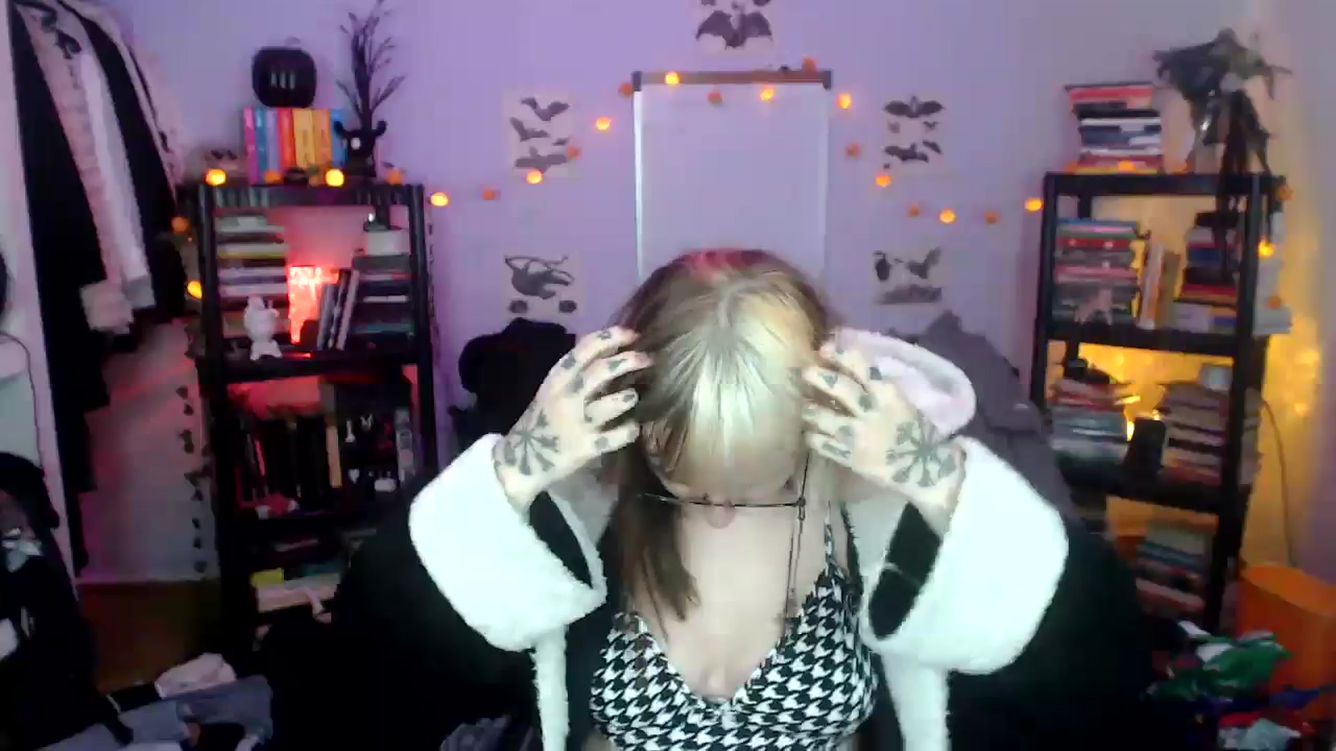 Gallery image thumbnail from AxeHallow's myfreecams stream on, 10/17/2024, 13:15 image 11 of 20