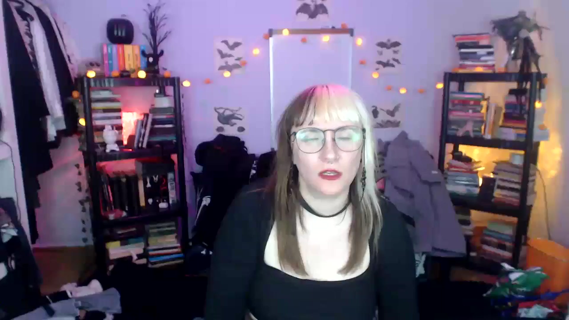 Gallery image thumbnail from AxeHallow's myfreecams stream on, 10/17/2024, 13:15 image 1 of 20