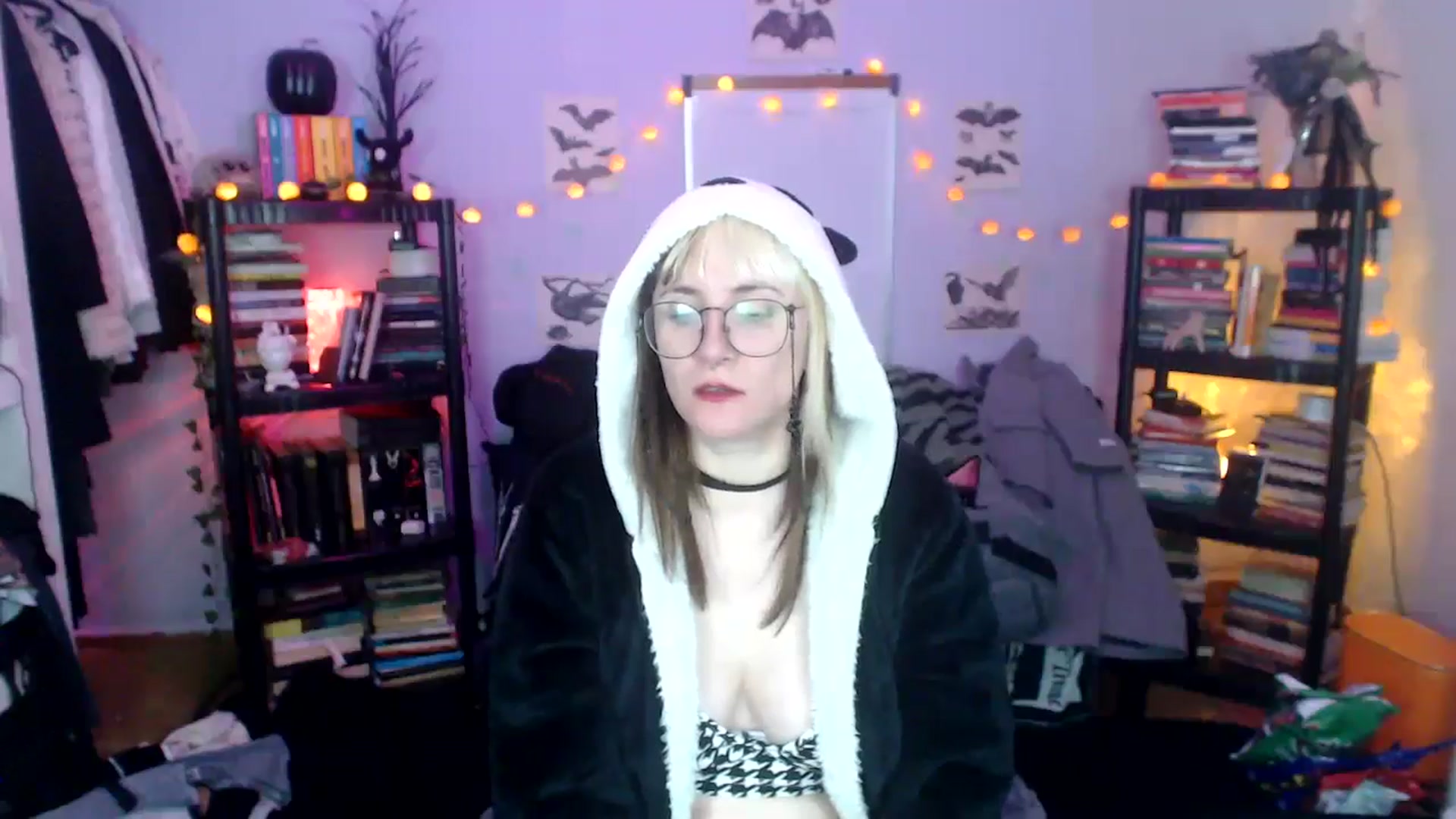 Gallery image thumbnail from AxeHallow's myfreecams stream on, 10/17/2024, 13:58 image 19 of 20